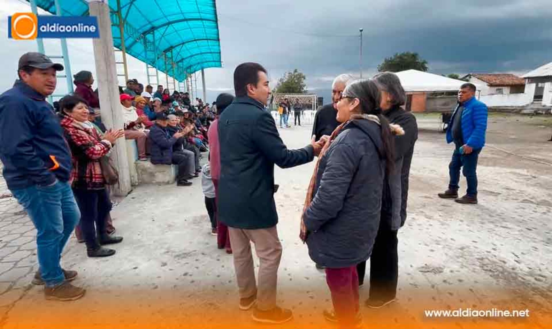 MÁS DE 300 MIL DÓLARES SE DESIGNAN PARA EL ASFALTADO DE LA VÍA PILLING, LANGUALÓ CHICO EN ALAQUEZ.