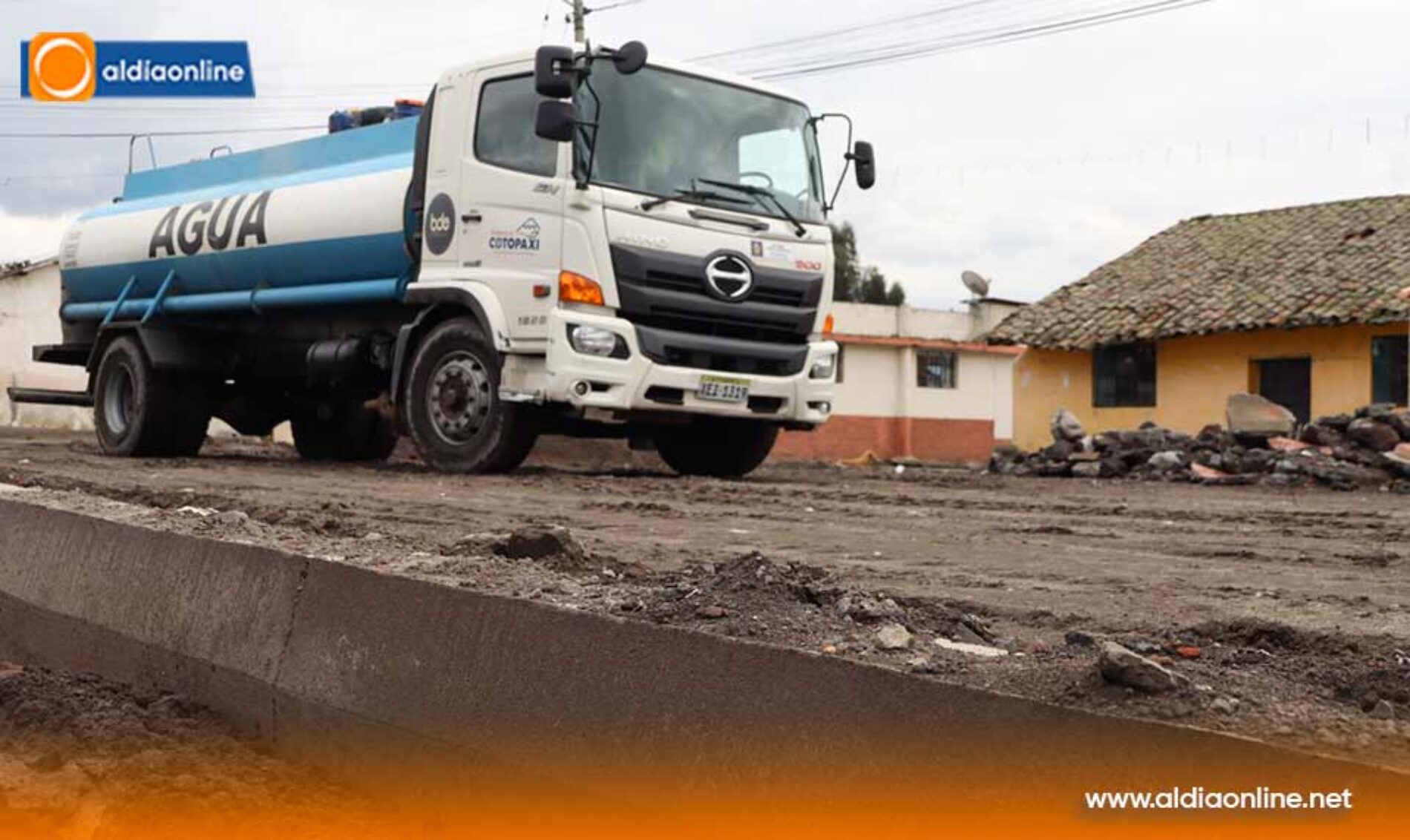 CON UN 50% AVANZA OBRA VIAL EN LA PARROQUIA TANICUCHÍ