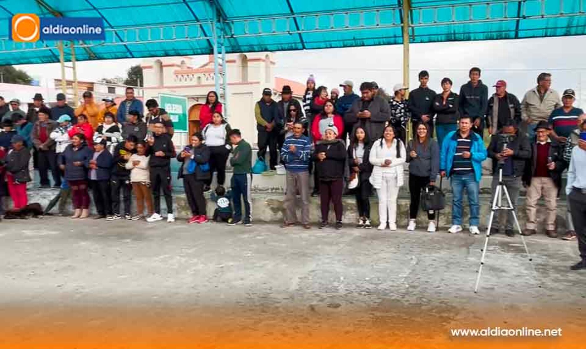 MÁS DE 300 MIL DÓLARES SE DESIGNAN PARA EL ASFALTADO DE LA VÍA PILLING, LANGUALÓ CHICO EN ALAQUEZ.