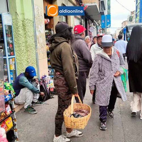 VENDEDORES INFORMALES EXPENDEN DROGA CAMUFLADA EN CARAMELOS