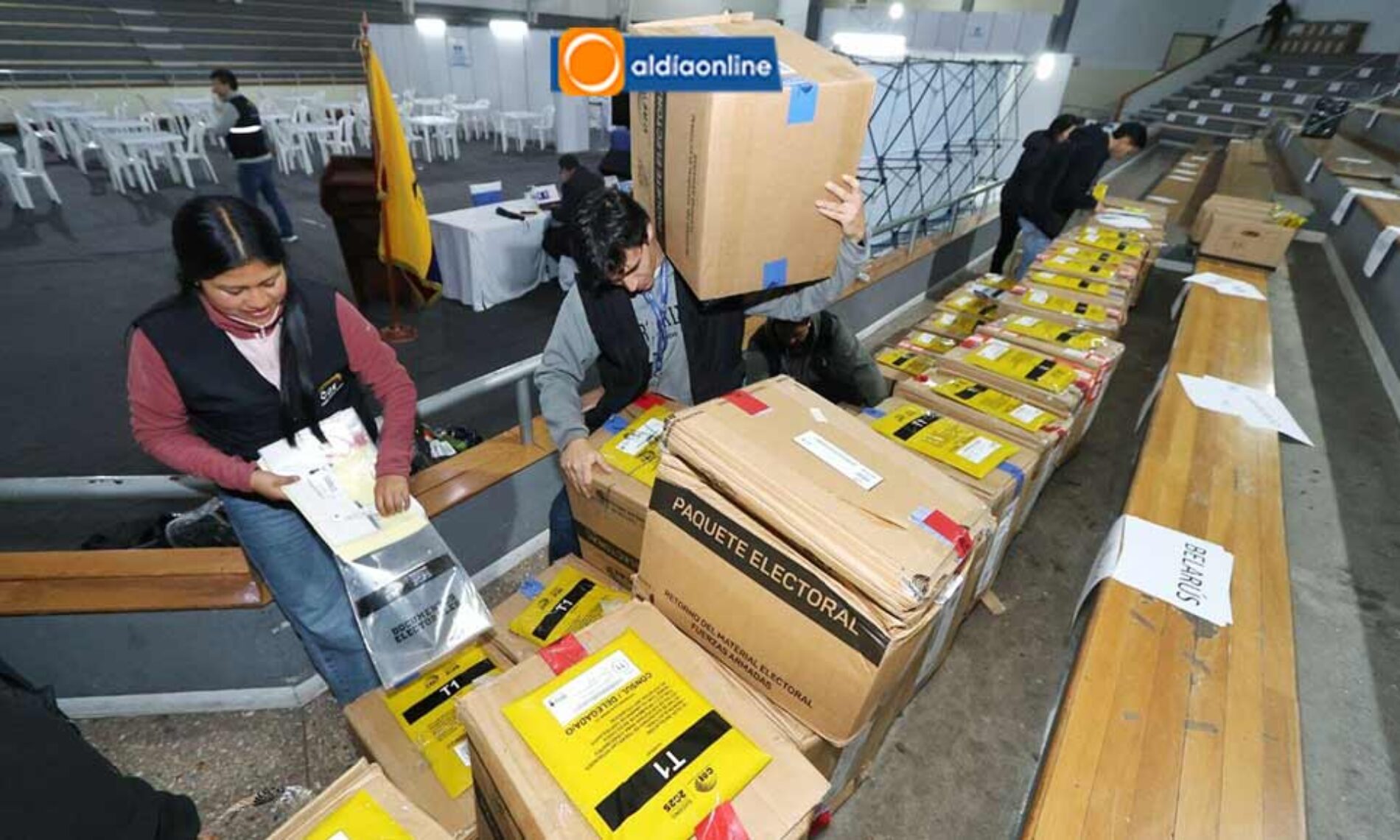 CNE AMPLÍA PLAZO DE ESCRUTINIO DEBIDO A RETRASO EN LA LLEGADA DE PAQUETES ELECTORALES DEL EXTERIOR