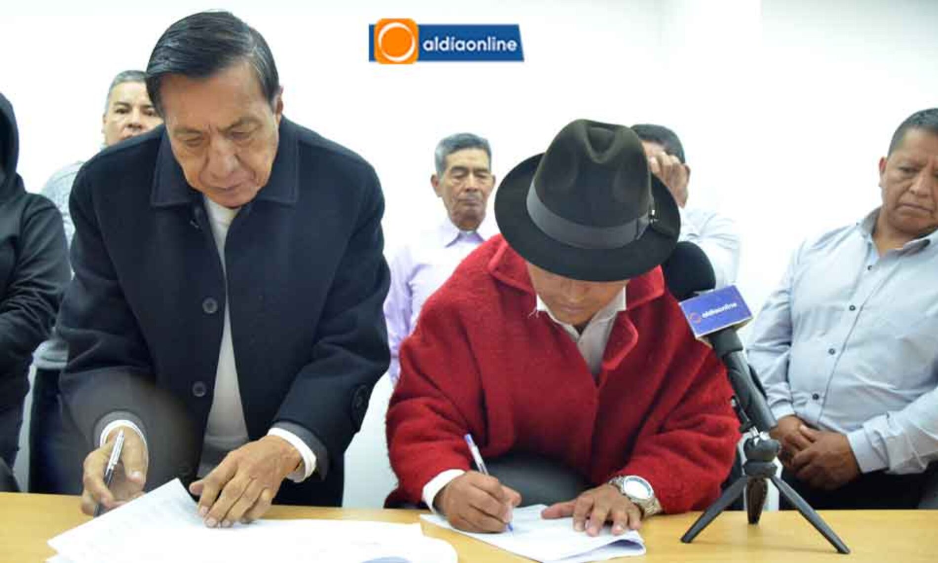 COAC ILINIZA LTDA Y UNIVERSIDAD INDOAMERICA FIRMAN CONVENIO DE COOPERACIÓN (VIDEO)