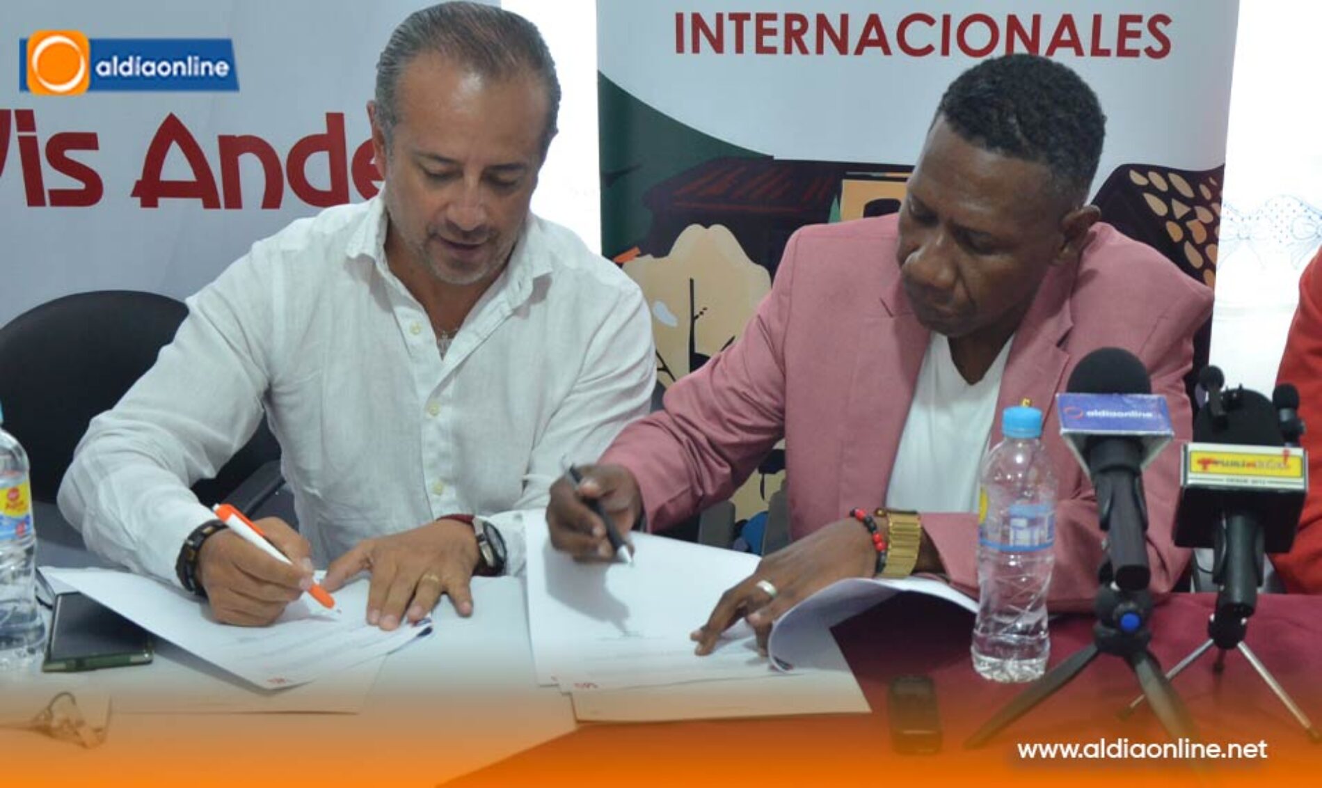 VIS ANDES Y ASO. FÚTBOL PROFESIONAL DE COTOPAXI FIRMAN CONVENIO Y ALIANZA ESTRATÉGICA (VIDEOS)