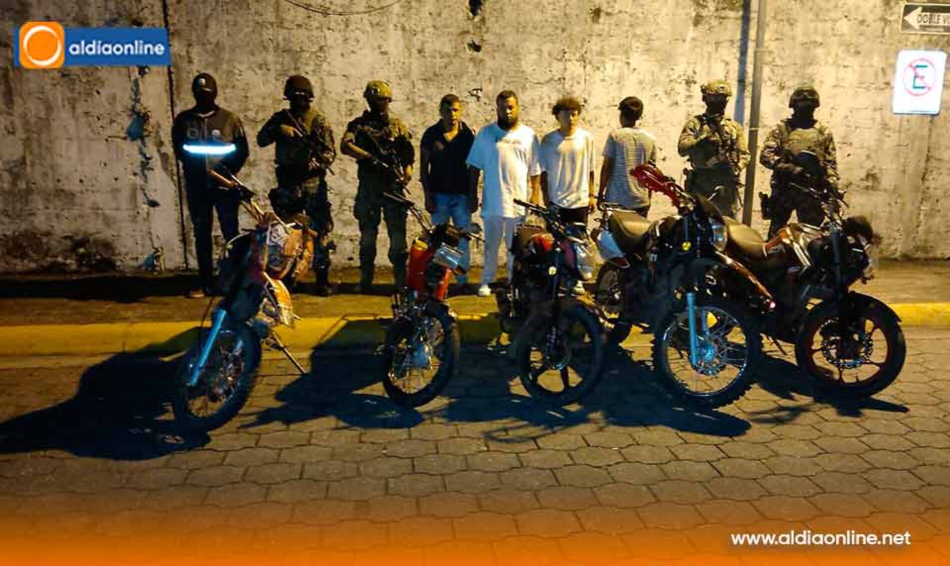 EJÉRCITO ECUATORIANO DESARTICULA BANDA DEDICADA A ROBOS DE MOTOCICLETAS