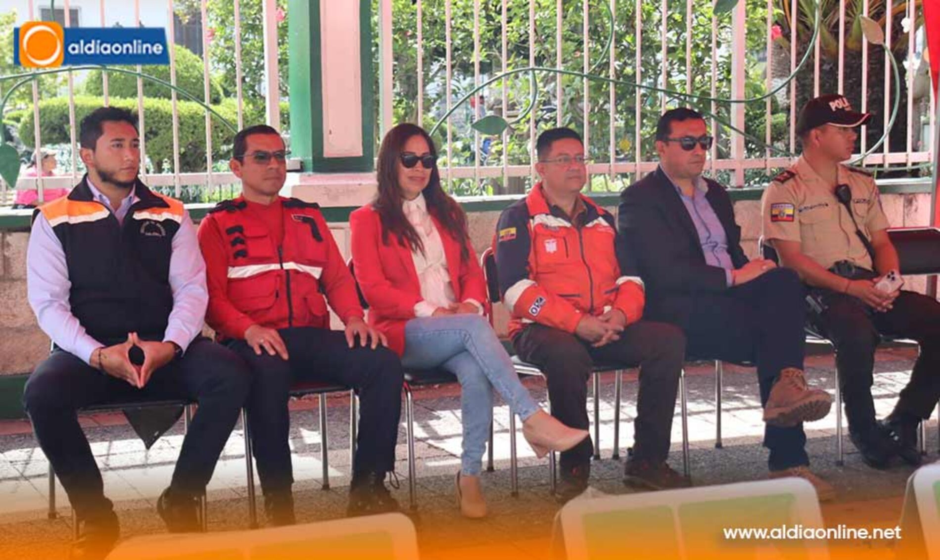GOBERNADOR DE COTOPAXI ENTREGA SEÑALÉTICAS AL GAD MUNICIPAL DE SALCEDO