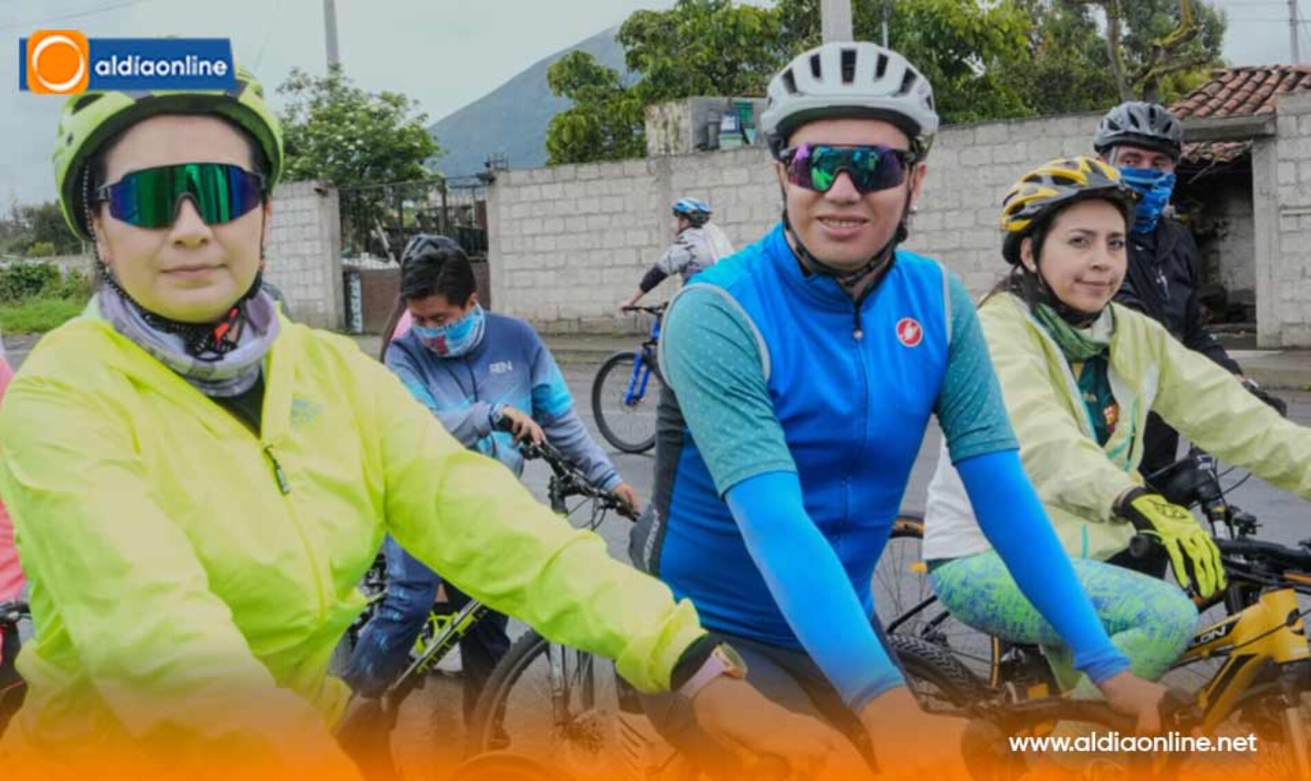 COMUNIDAD EDUCATIVA DE SALCEDO IMPULSA EL CICLOPASEO “RUTA LIBRE PEDALEA SIN DROGAS”