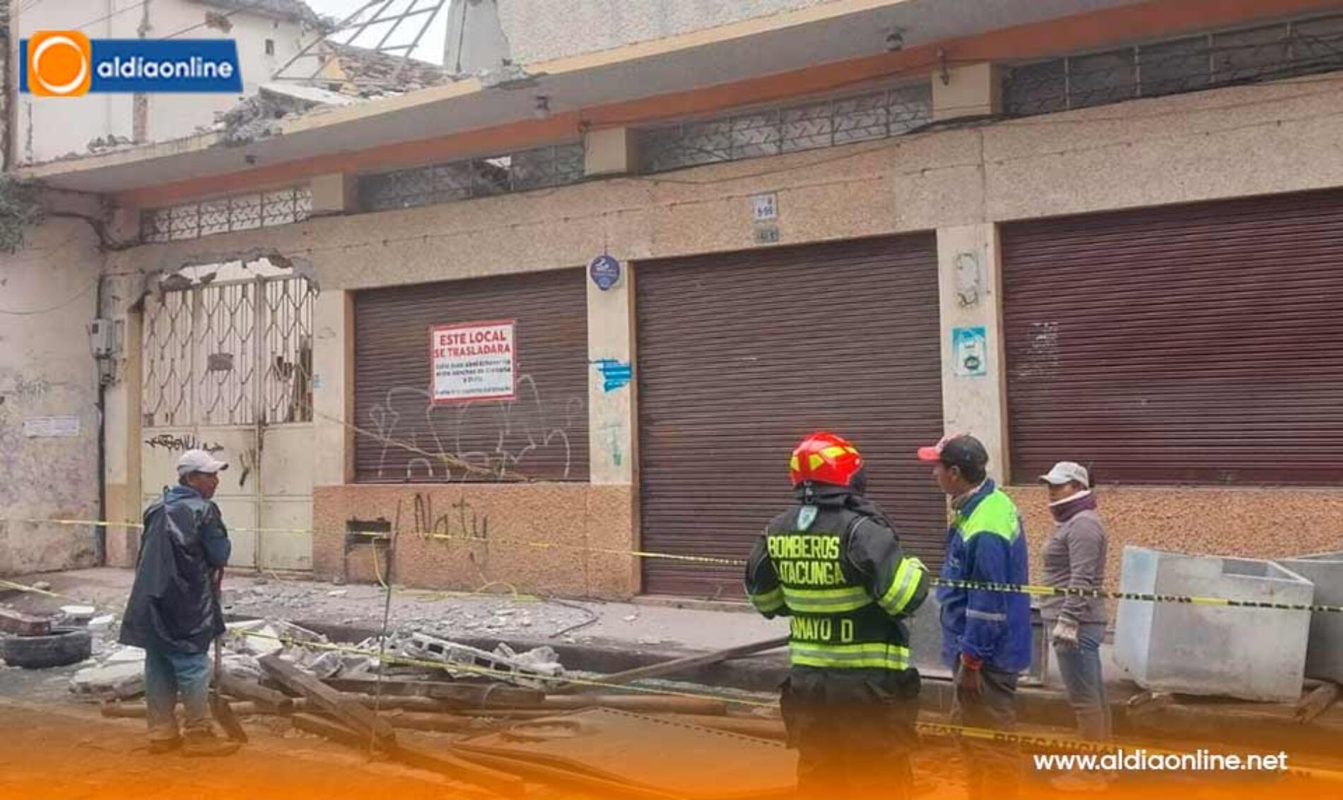 COLAPSO ESTRUCTURAL DURANTE DEMOLICIÓN DE EDIFICIO EN LAS CALLES GUAYAQUIL Y QUITO