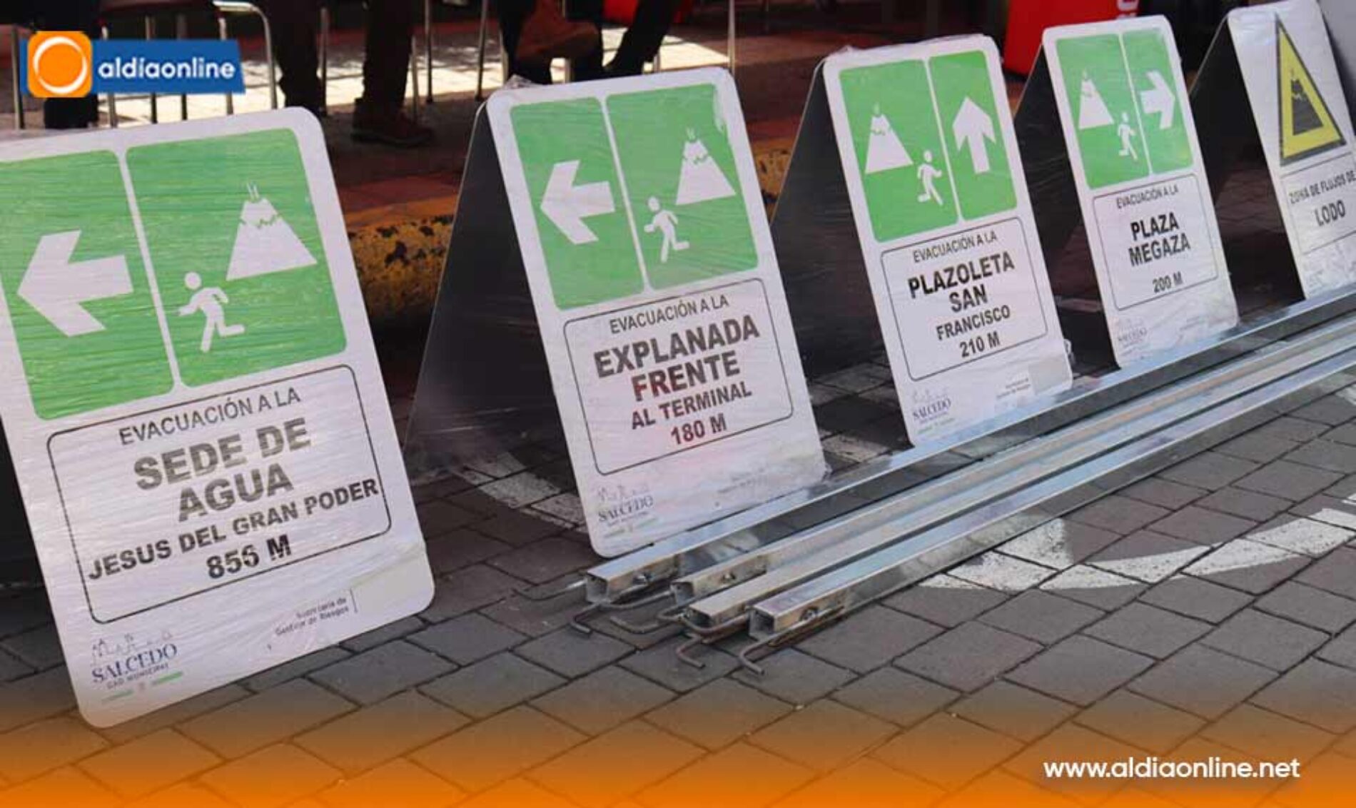 GOBERNADOR DE COTOPAXI ENTREGA SEÑALÉTICAS AL GAD MUNICIPAL DE SALCEDO
