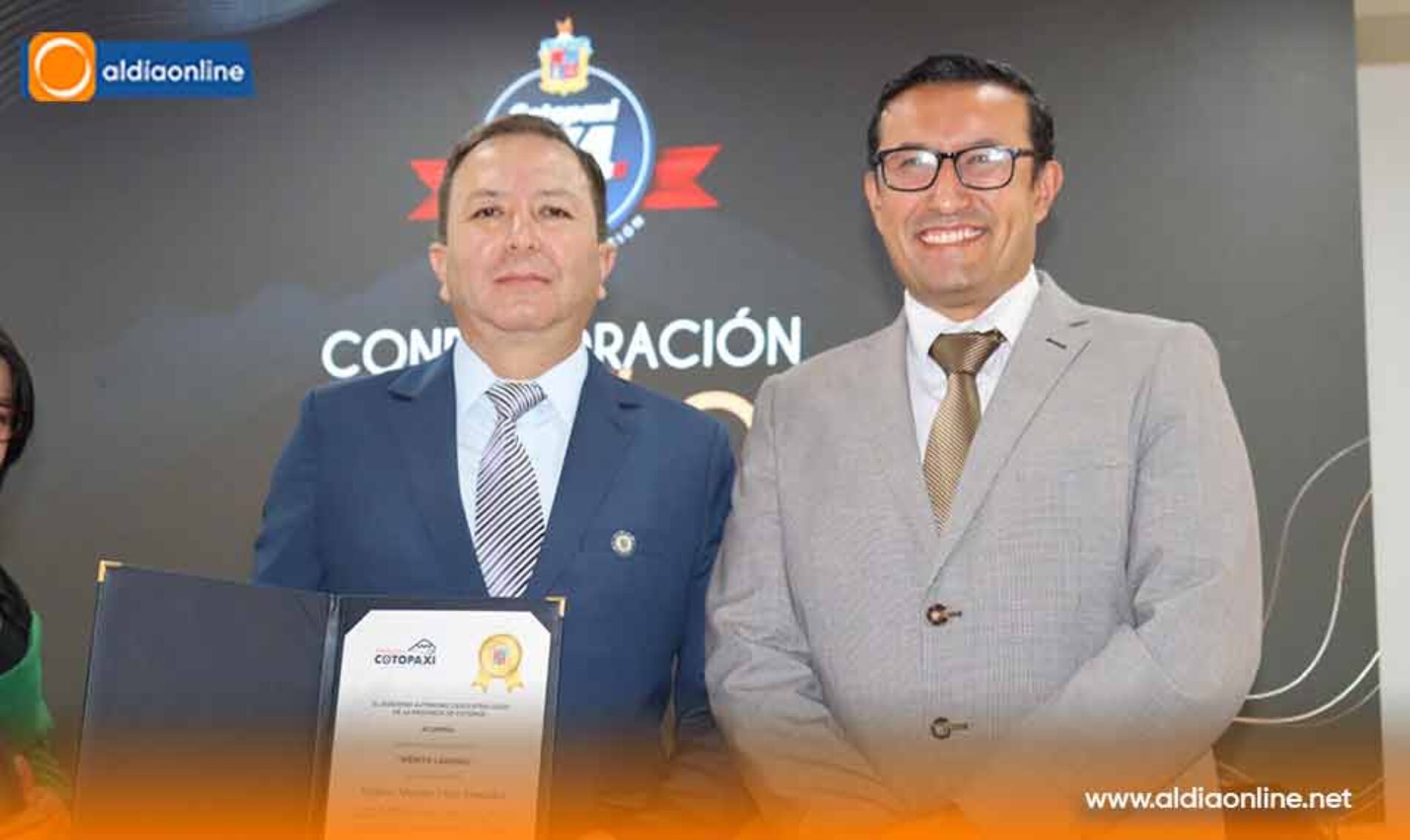 GOBERNADOR DE COTOPAXI PARTICIPÓ EN LA SESIÓN POR LOS 174 AÑOS DE PROVINCIALIZACIÓN