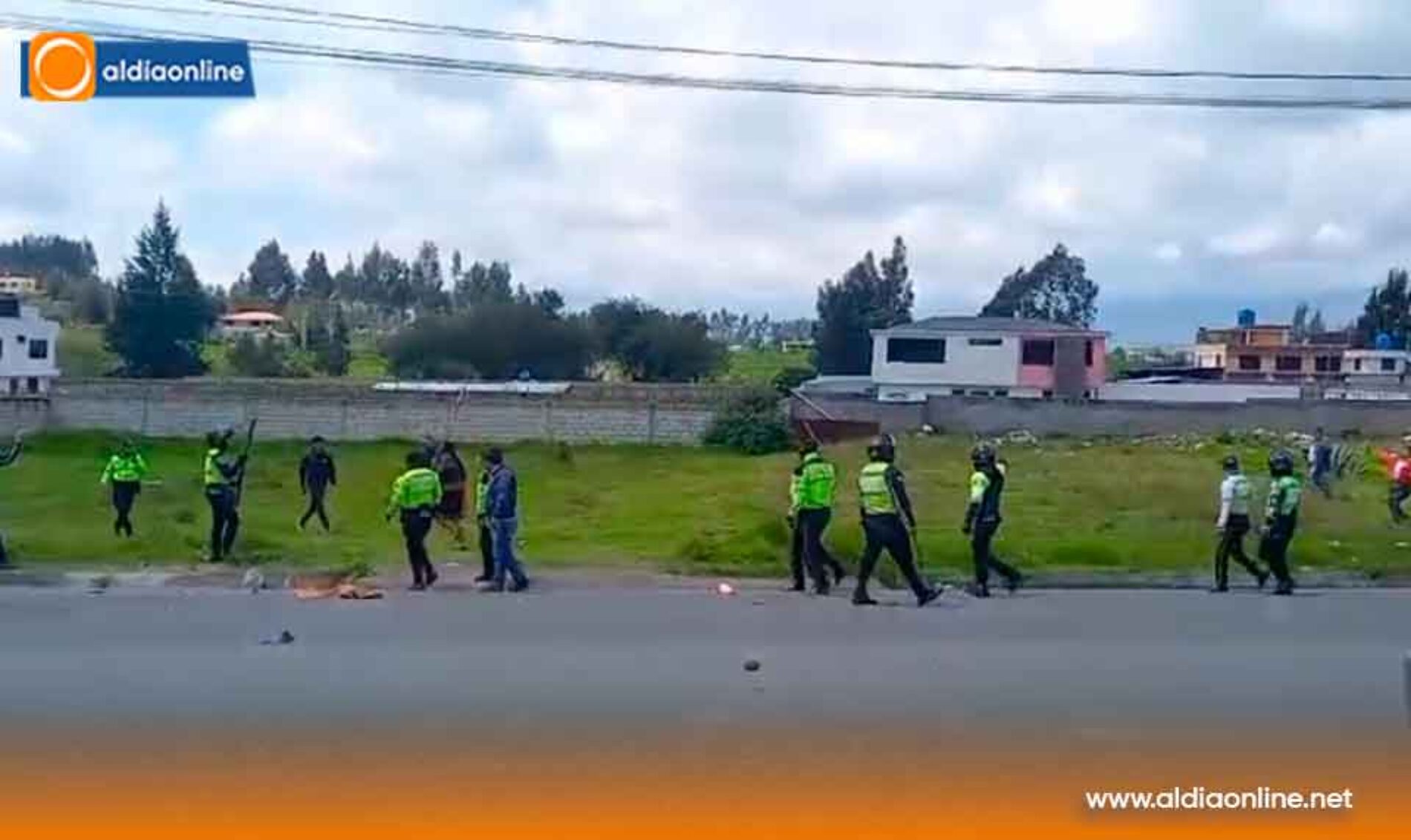 AGENTES DE TRÁNSITO DE LATACUNGA FUERON AGREDIDOS POR CIUDADANOS VINCULADOS AL TRÁNSITO INFORMAL