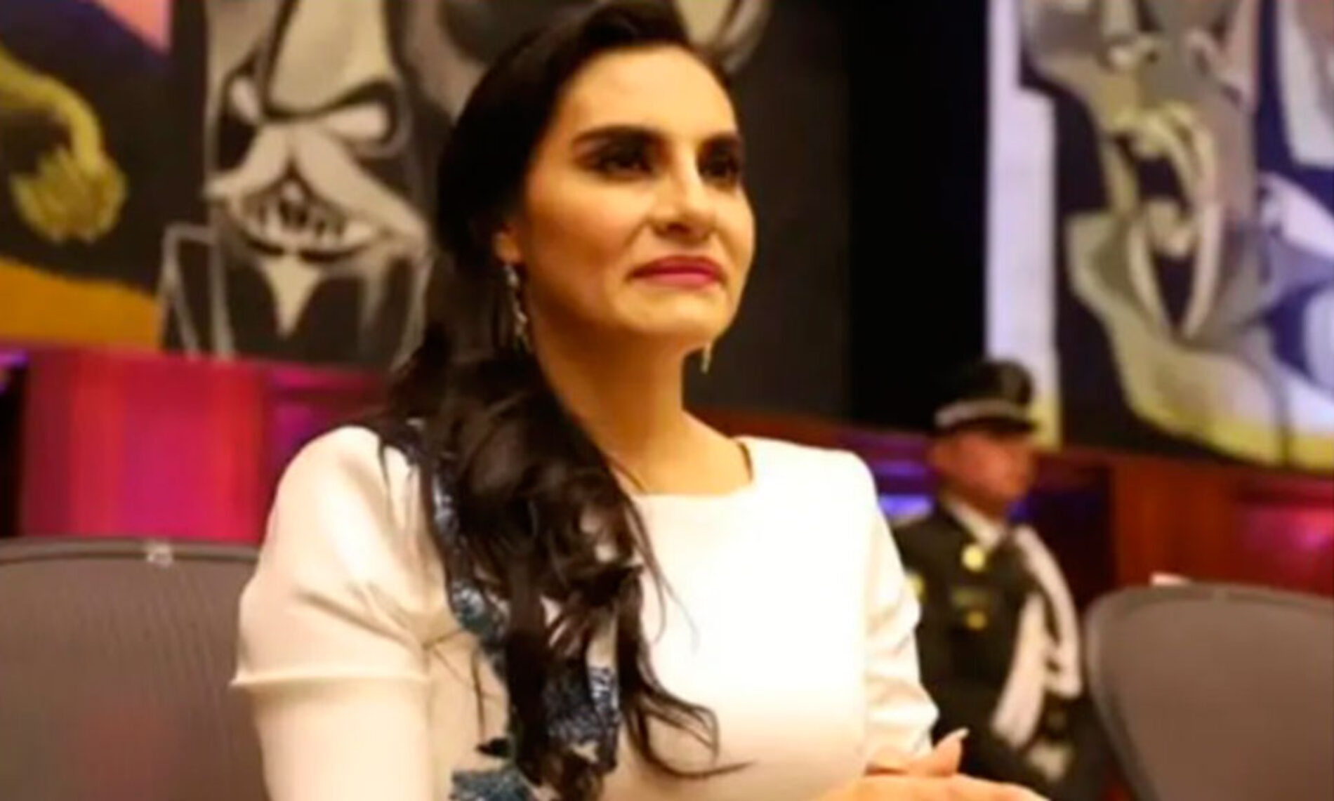 TRIBUNAL RATIFICA SUSPENSIÓN A VICEPRESIDENTA DE ECUADOR QUE LE IMPIDE ASUMIR PRESIDENCIA