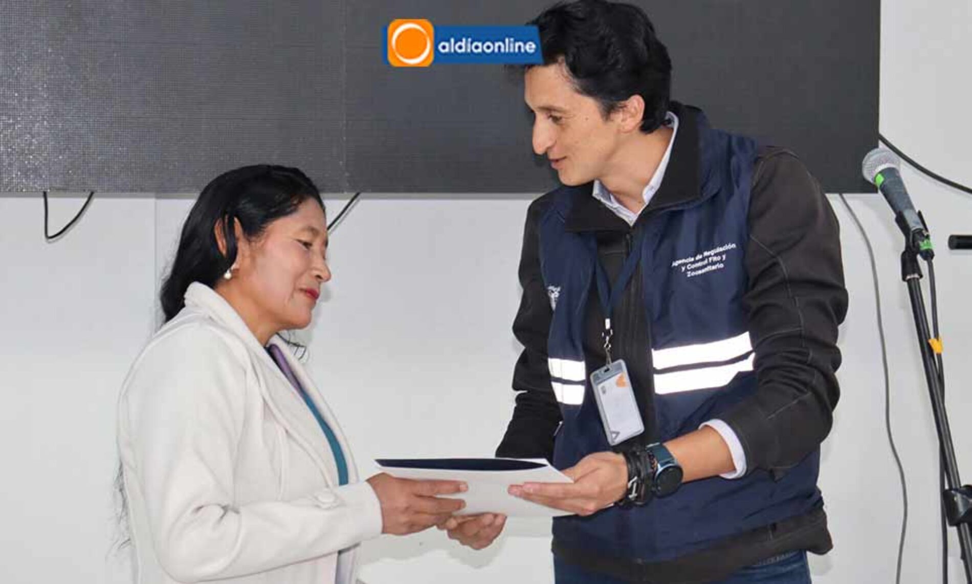 MAG Y AGROCALIDAD ENTREGARON CERTIFICADO DE CALIDAD E INOCUIDAD EN ASOPROSIBO