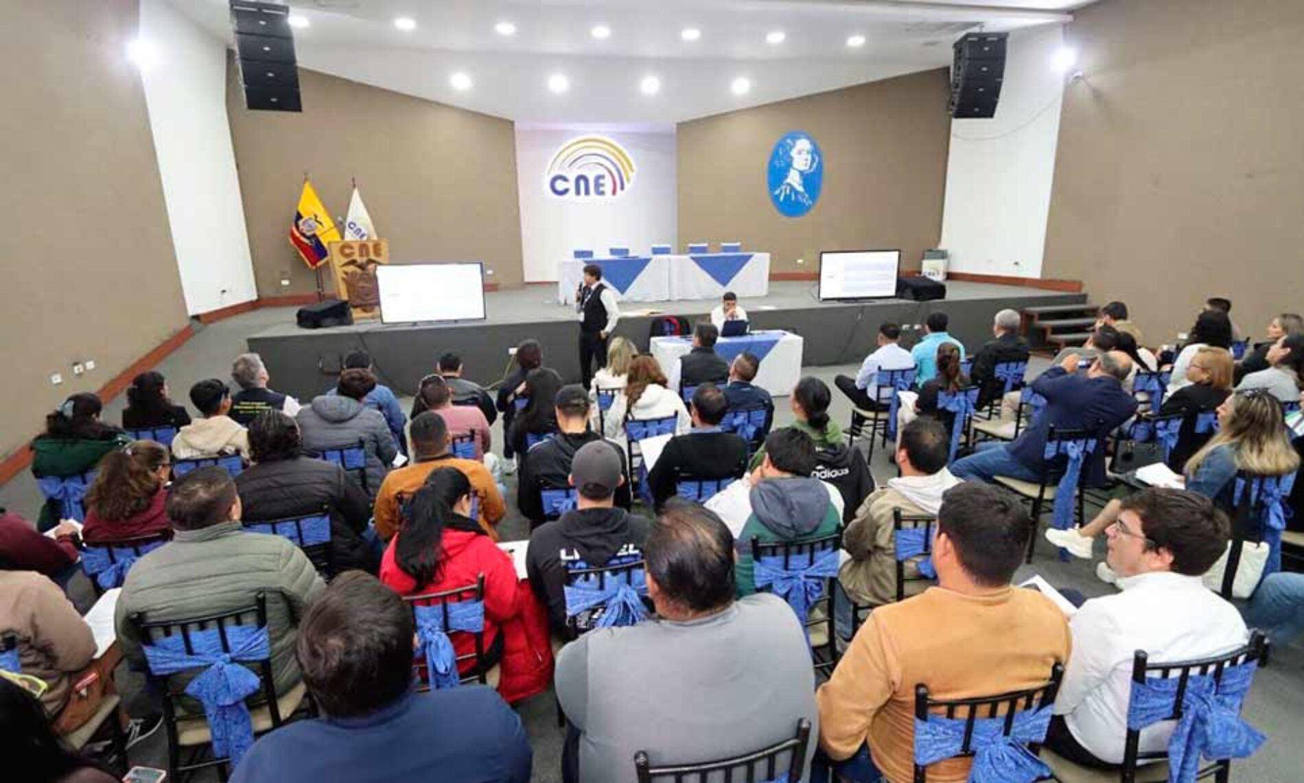 CNE CAPACITA A ORGANIZACIONES POLÍTICAS SOBRE EL PROTOCOLO DE ACREDITACIÓN PARA LA SEGUNDA VUELTA