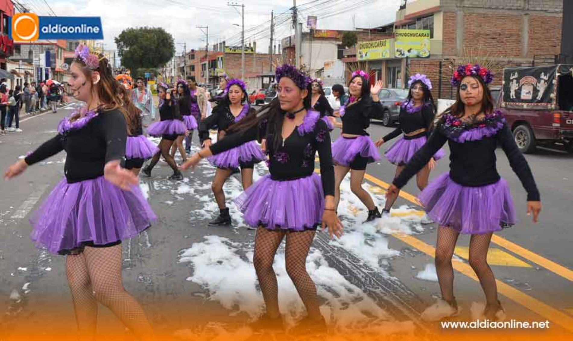 EL CARNAVAL DE LA ALEGRÍA 2025 “DILE SÍ A LA VIDA” RECORRIÓ CALLES DE LATACUNGA (VIDEOS)
