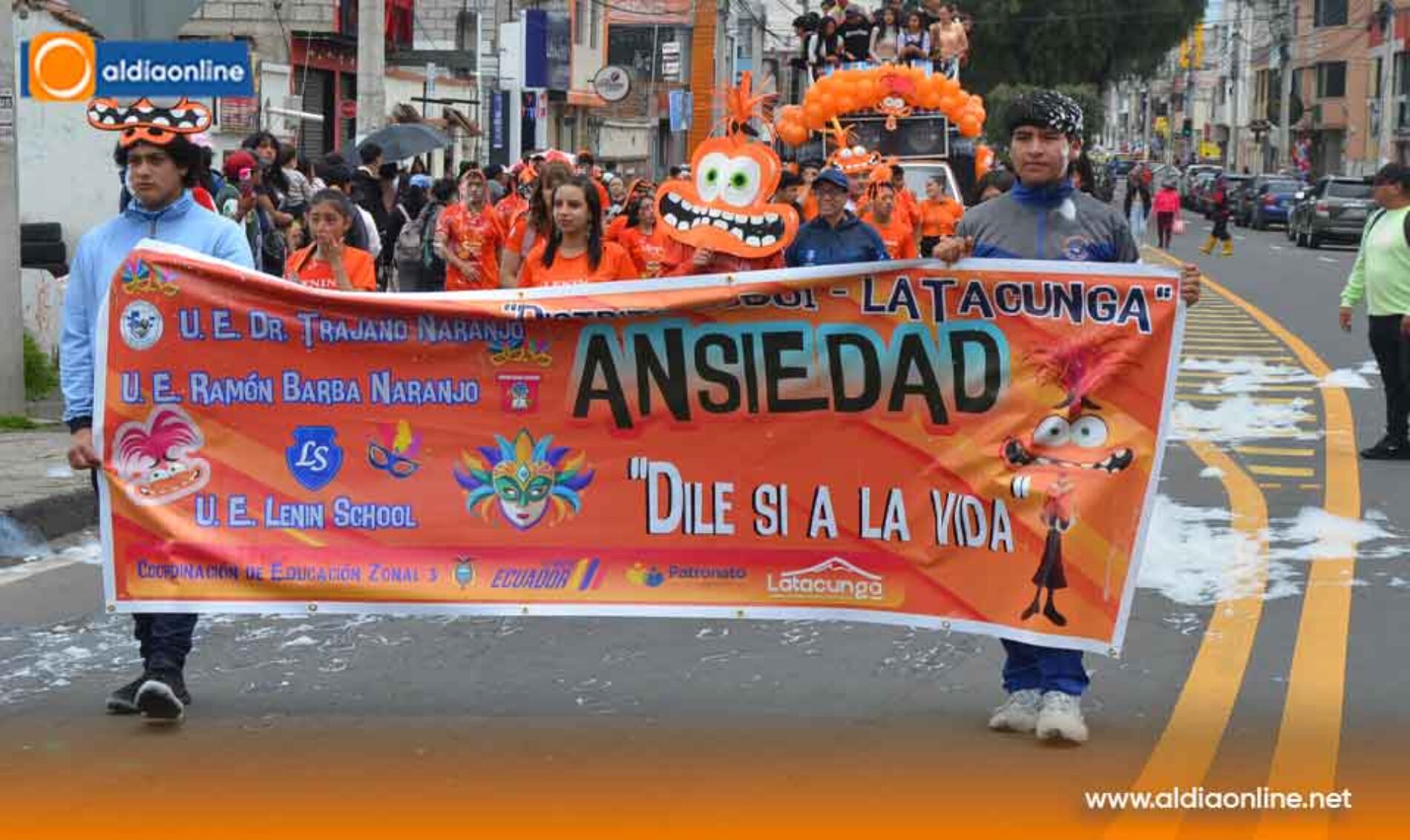 EL CARNAVAL DE LA ALEGRÍA 2025 “DILE SÍ A LA VIDA” RECORRIÓ CALLES DE LATACUNGA (VIDEOS)