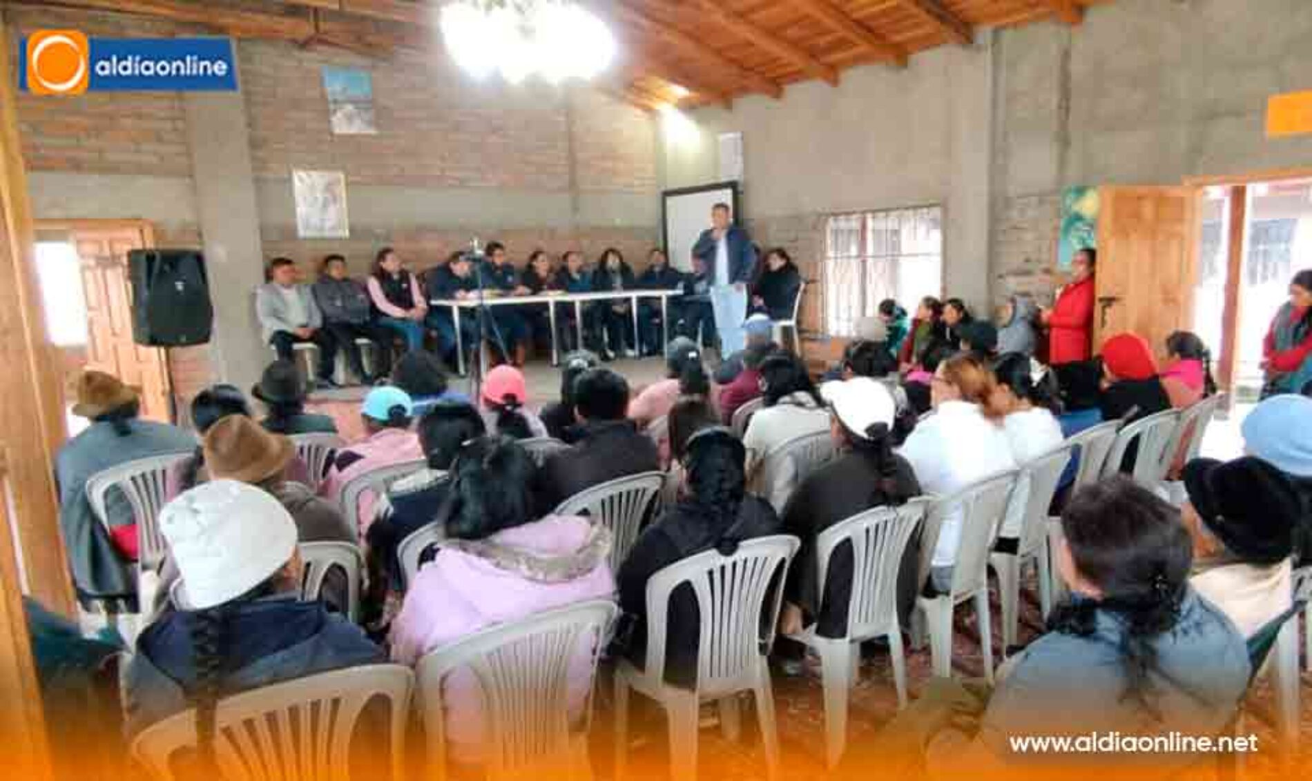 GAD.P GUAYTACAMA FIRMA CONTRATO DE INICIO DE ADOQUINADO DEL ANILLO VIAL DE CUICUNO.(VIDEOS)