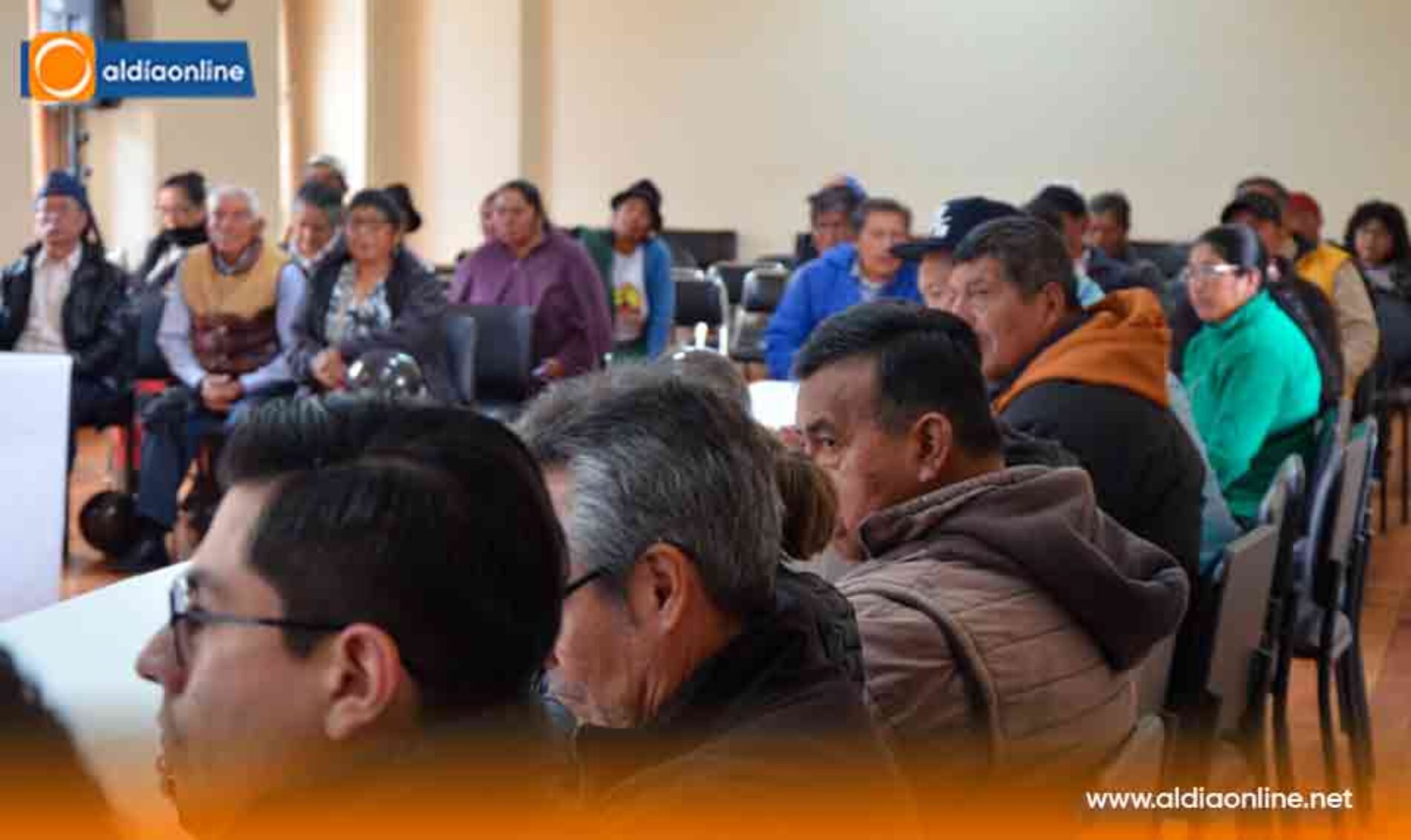 MORADORES DE BARRIO EL CHAN ESCUCHADOS POR GOBERNADOR Y SE BUSCA SOLUCIÓN A ACCIDENTES