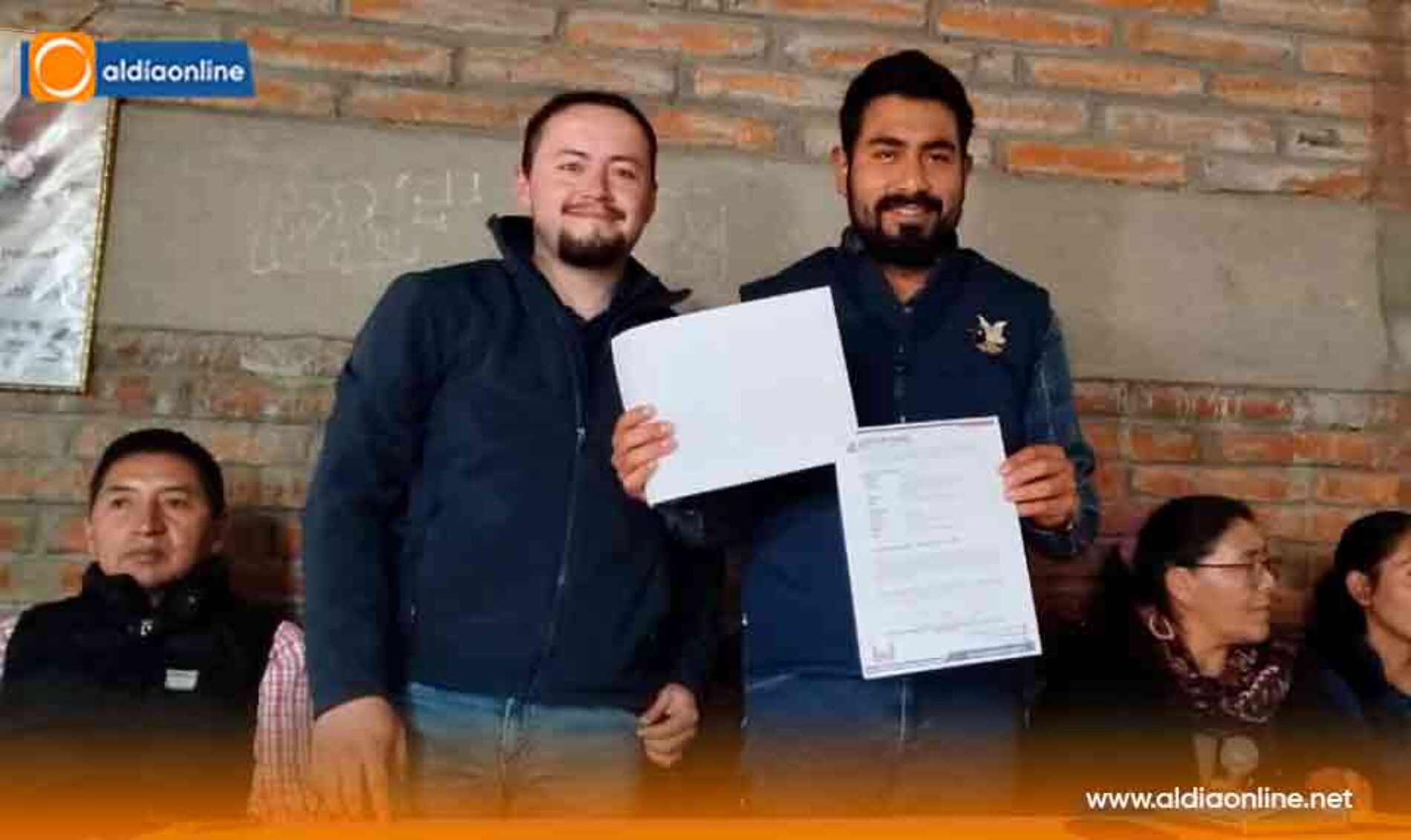GAD.P GUAYTACAMA FIRMA CONTRATO DE INICIO DE ADOQUINADO DEL ANILLO VIAL DE CUICUNO.(VIDEOS)