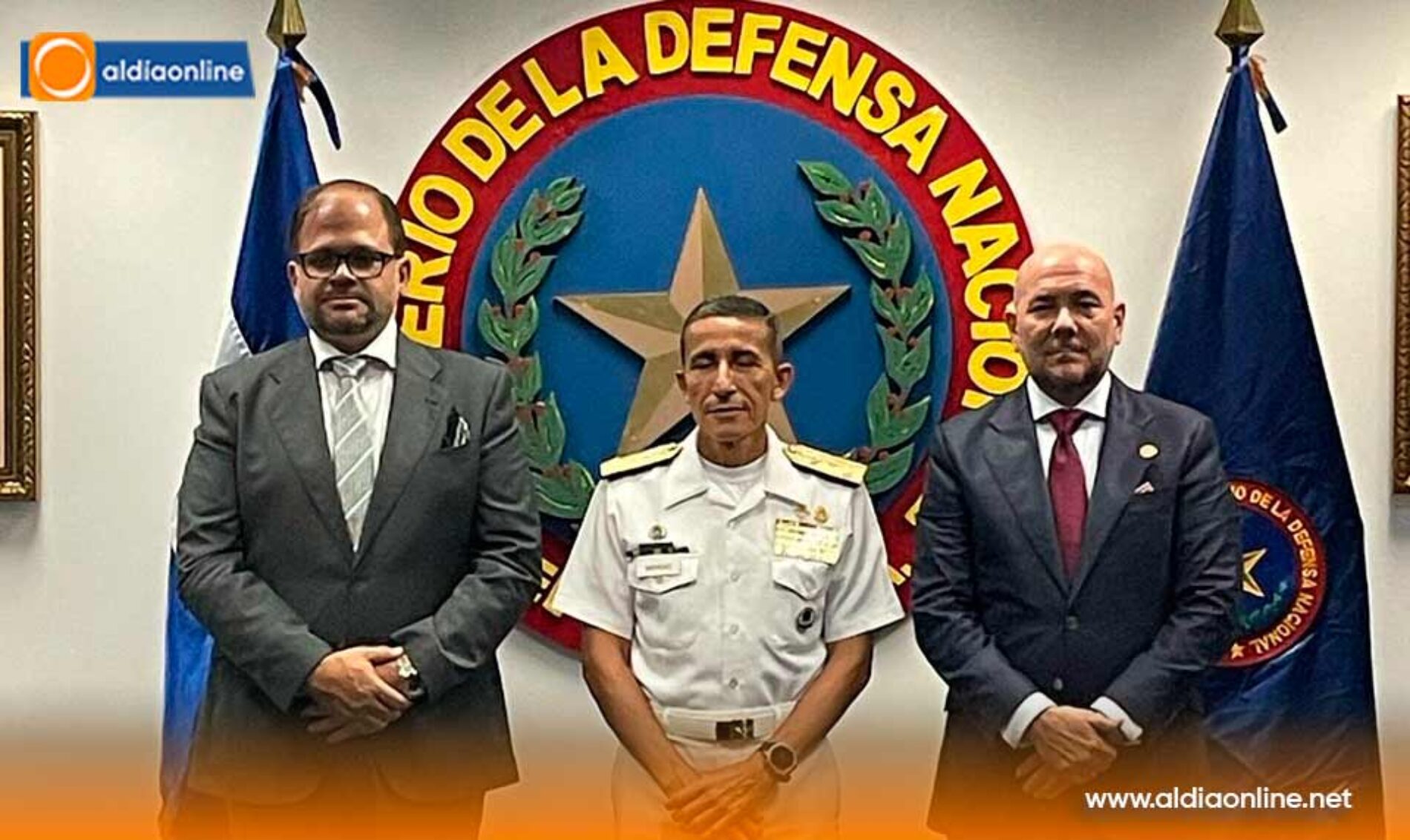 DOS MINISTROS DE ECUADOR VISITAN LA MEGA CÁRCEL DE EL SALVADOR