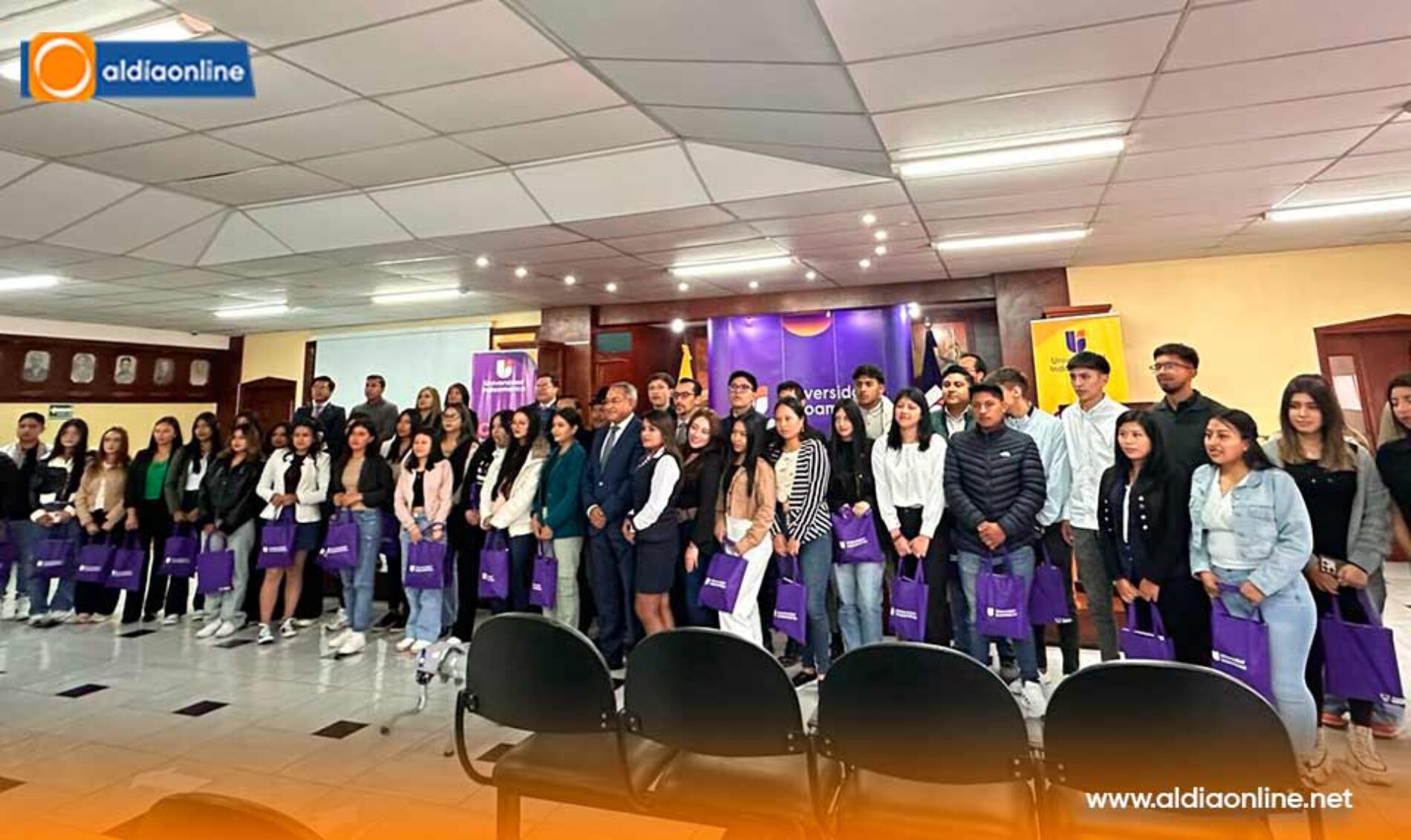 “LA UNIVERSIDAD INDOAMÉRICA SEDE LATACUNGA DA INICIO OFICIAL A SU PRIMER PERÍODO ACADÉMICO”.