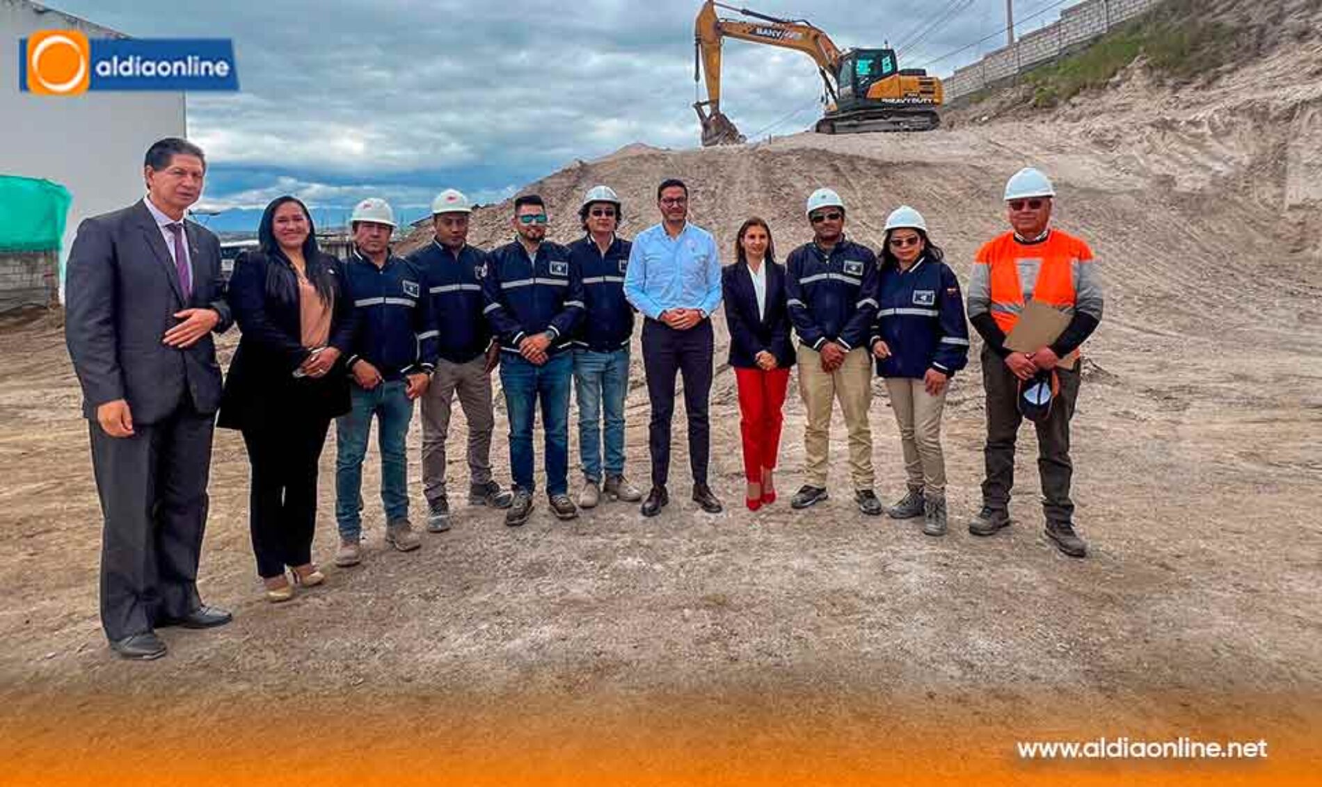 COLOCACIÓN DE LA PRIMERA PIEDRA PARA LA CONSTRUCCIÓN DE LA ESCUELA DE NEGOCIOS Y CENTRO DE INNOVACIÓN EMPRESARIAL DE LA UTC