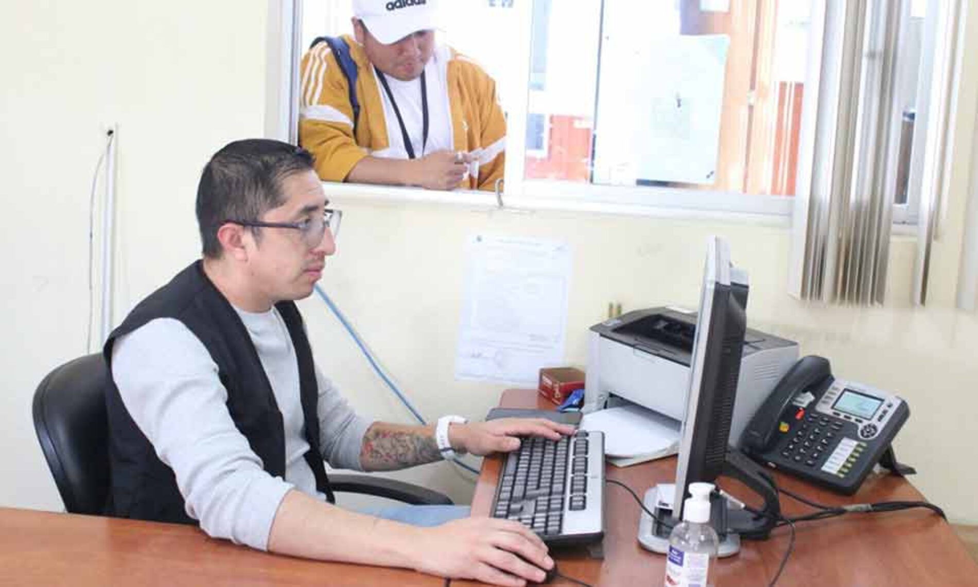 SE EMITE CERTIFICADOS DE VOTACION PROVISIONALES EN LA DELEGACIÓN PROVINCIAL ELECTORAL DE COTOPAXI.
