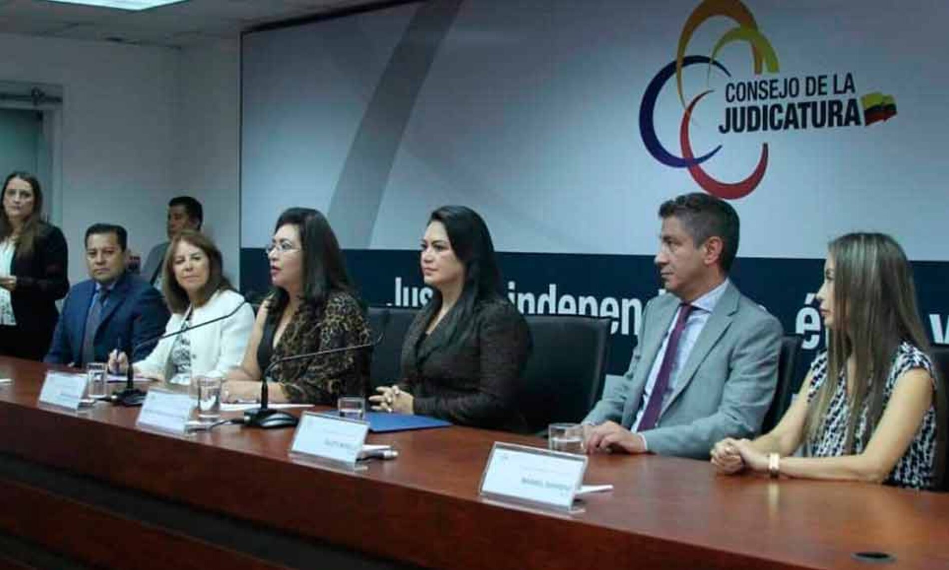LOS SERVICIOS ESENCIALES DE LA FUNCIÓN JUDICIAL SE MANTENDRÁN ACTIVOS DURANTE EL FERIADO