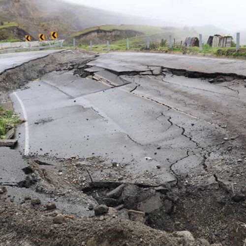 GOBERNADOR DE COTOPAXI RECORRIÓ EL SECTOR DE SARAUGSHA PARROQUIA ZUMBAHUA