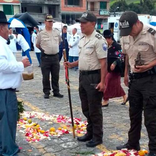 POLICÍA NACIONAL REALIZÓ FERIAS DE INTEGRACIÓN COMUNITARIA EN COTOPAXI