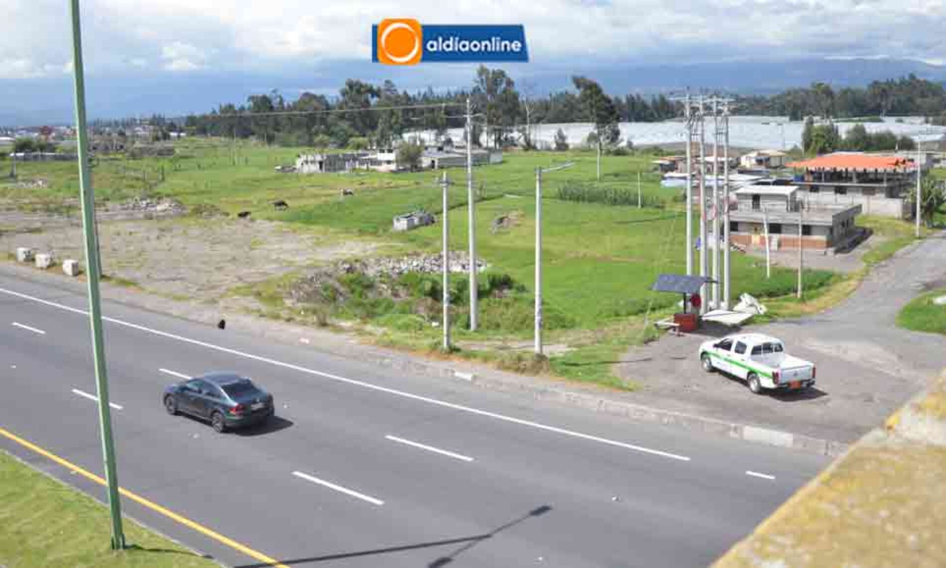 PUENTE PEATONAL PROVISIONAL SERÍA COLOCADO EN INGRESO EN LA E35 SECTOR PIEDRA COLORADA (VIDEO)