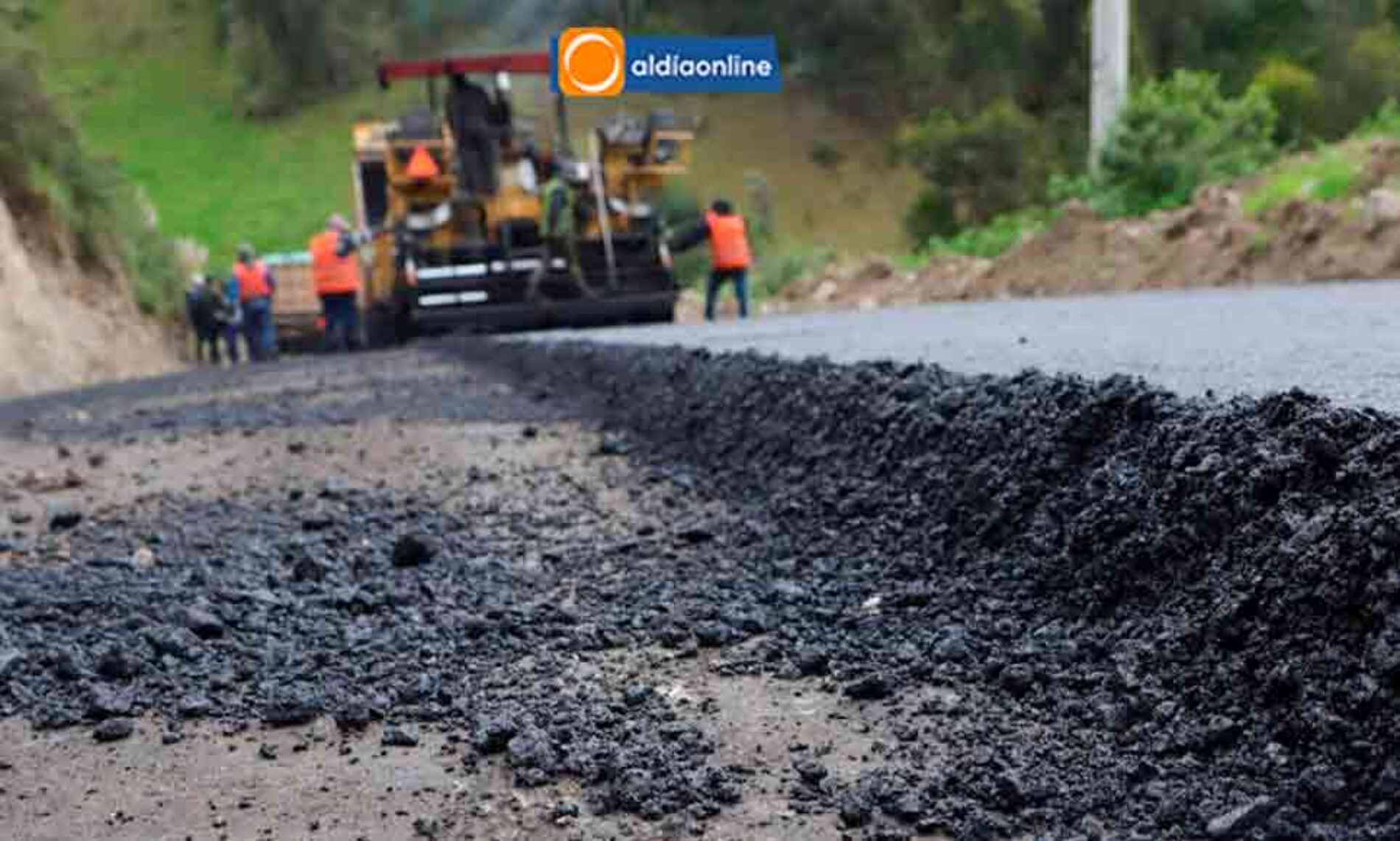 PREFECTURA DE COTOPAXI, INVIERTE 700 MIL DÓLARES EN ASFALTADO DESDE LA GLORIA HACIA CUTURIVÍ CHICO