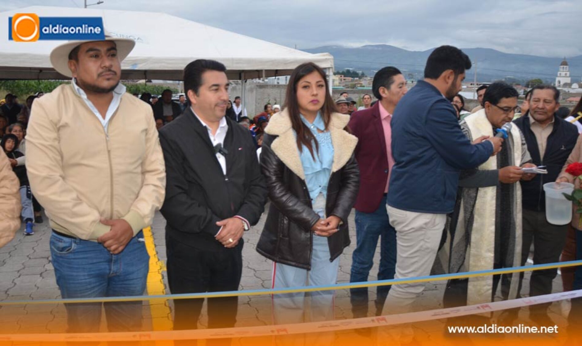 ADOQUINADO Y ALCANTARILLADO DE CALLE 24 DE MAYO EN GUAYTACAMA ENTREGÓ MUNICIPIO DE LATACUNGA (VIDEO)