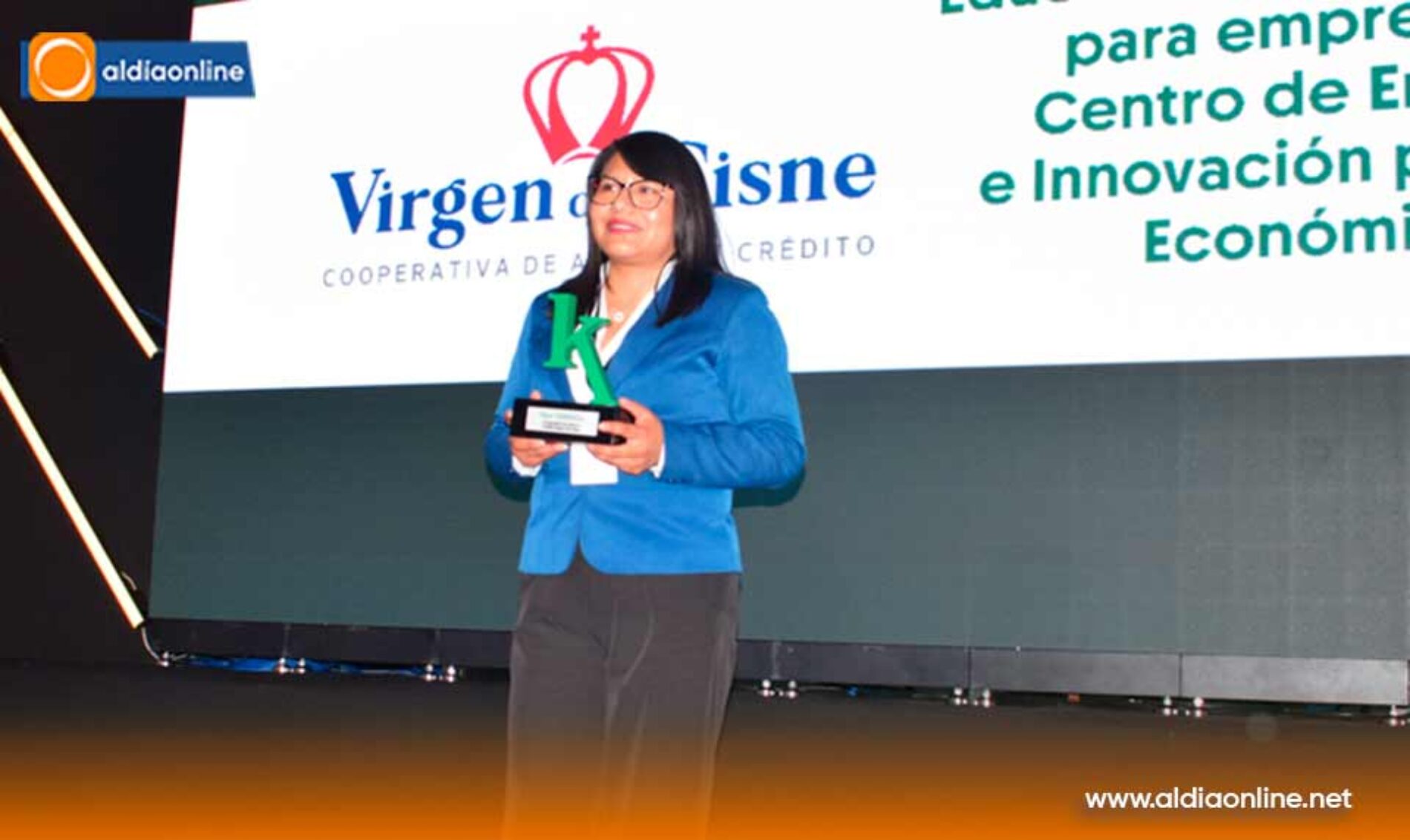 COAC VIRGEN DEL CISNE RECIBE EL PREMIO A LAS MEJORES PRÁCTICAS DE SOSTENIBILIDAD EN EKOS 2025