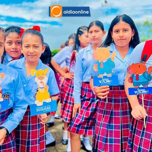 MÁS DE 28.700 ESTUDIANTES DE LA ZONA 3 DEL RÉGIMEN COSTA-GALÁPAGOS INICIAN EL AÑO ESCOLAR 2025-2026