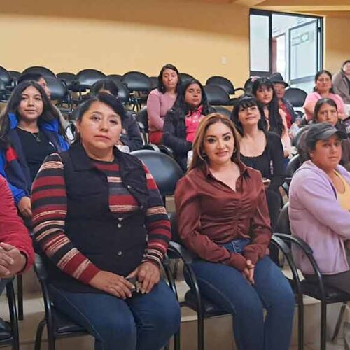 PATRONATO DE SALCEDO HOMENAJEÓ POR SU DÍA CLÁSICO A LAS MADRES DE LA PARROQUIA DE MULLIQUINDIL