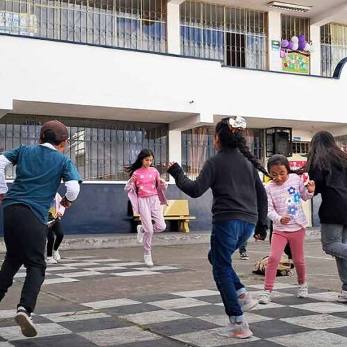 CUERPO DE PAZ DE LOS ESTADOS UNIDOS, CONTINÚAN CON EL CURSO DE INGLÉS, DIRIGIDO A NIÑOS Y ADOLESCENTES