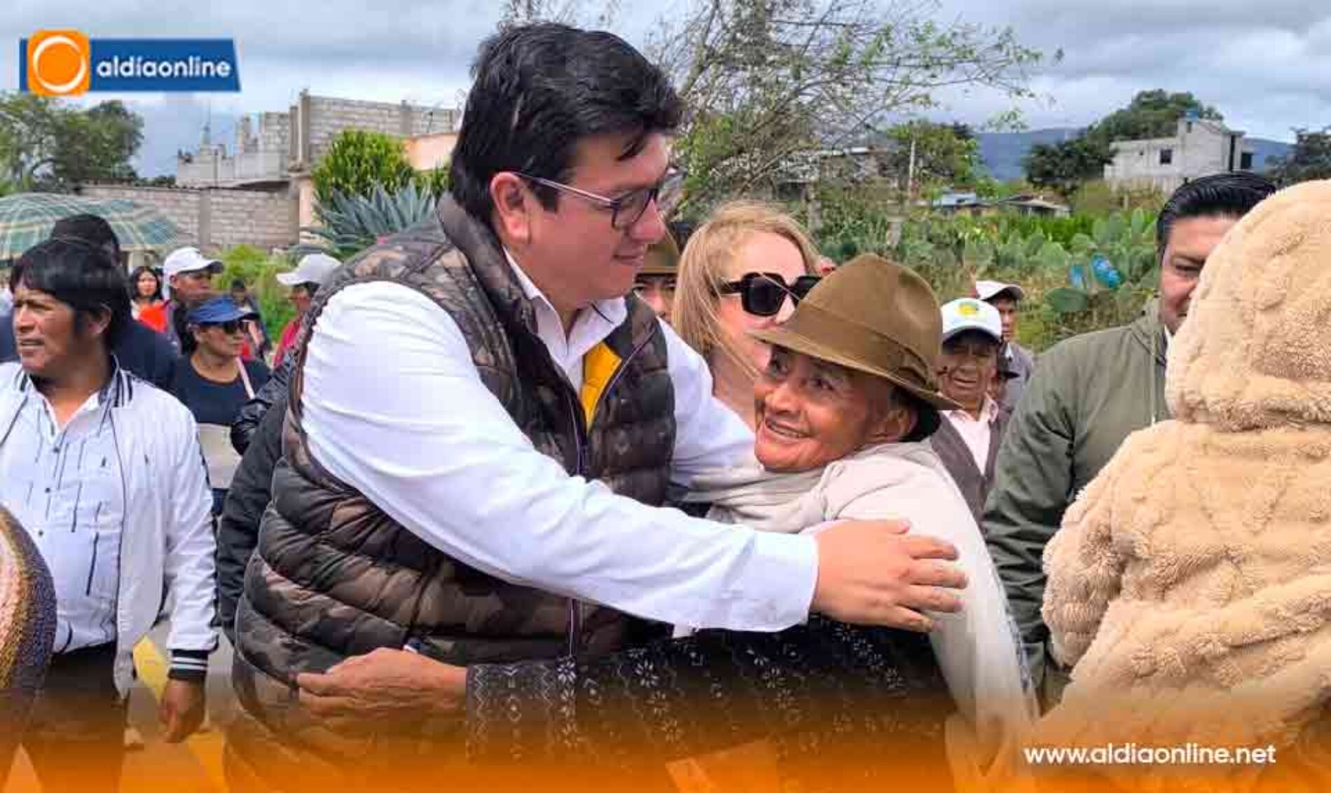 ALCALDÍA DE SALCEDO INAUGURA LA VÍA NÚMERO 24 EN LA ZONA DE EL CANAL Y SE VIENE MÁS ASFALTADOS