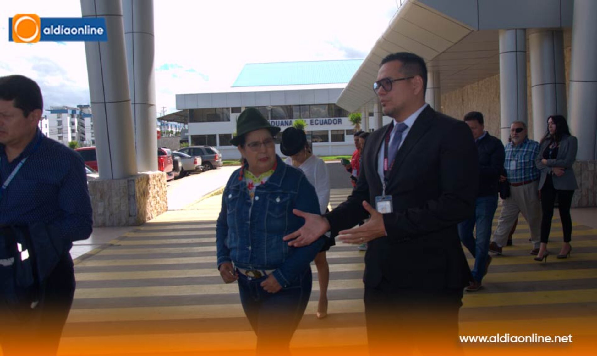 PREFECTURA  Y DAC  APLAZAN FIRMA  DE CARTA DE ENTENDIMIENTO PARA  ADMINISTRACIÓN DE AEROPUERTO  COTOPAXI   (VIDEOS)