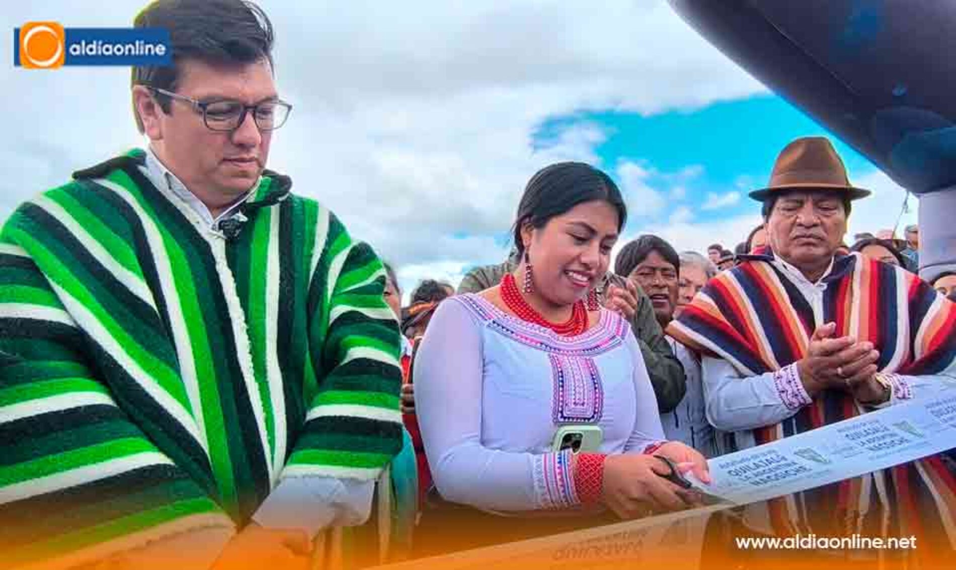 ALCALDÍA DE SALCEDO INAUGURA LA VÍA NÚMERO 24 EN LA ZONA DE EL CANAL Y SE VIENE MÁS ASFALTADOS