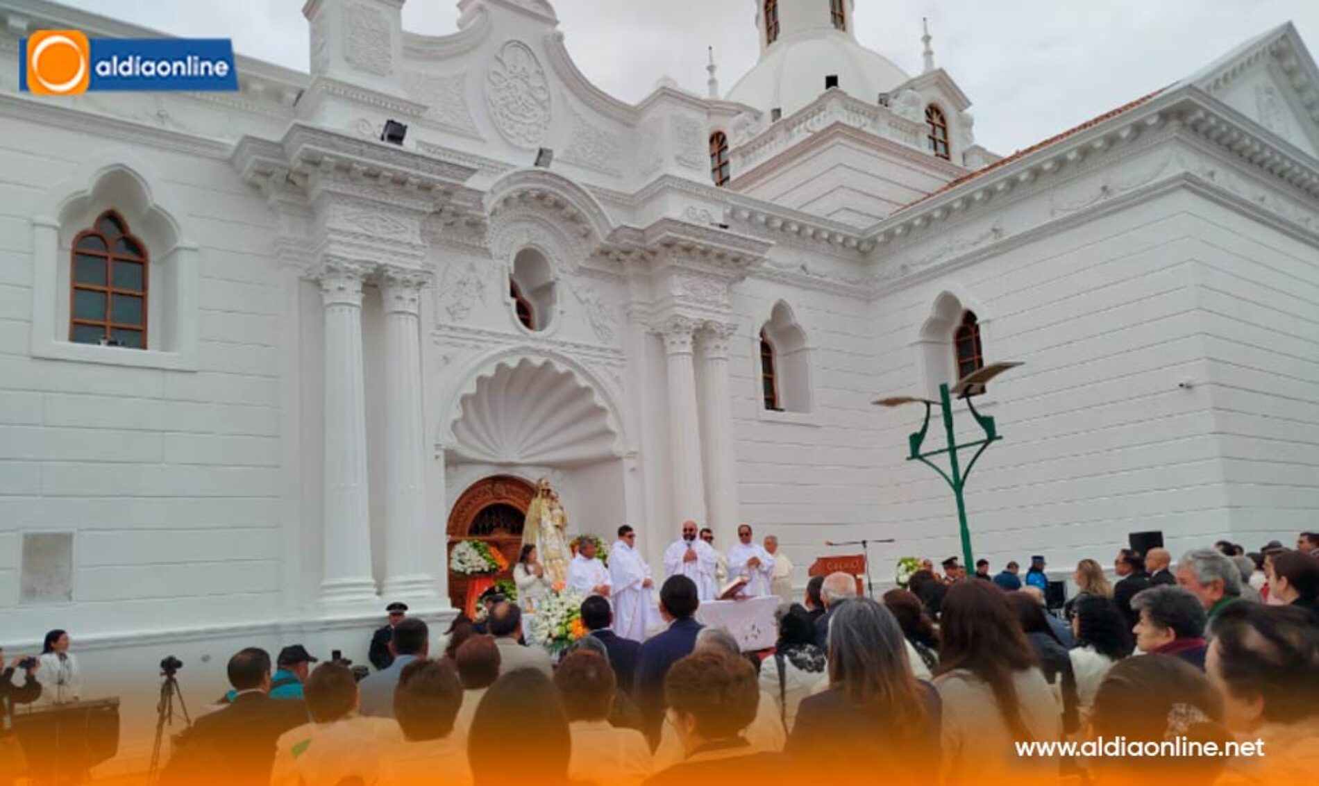 MUNICIPIO DE LATACUNGA ENTREGA TRABAJOS DE IGLESIA LA MERCED Y MUESTRA UN ROSTRO NUEVO (VIDEO)