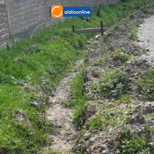 MORADORES DE LOMAS DE TIOBAMBA EXIGEN A MUNICIPIO LATACUNGA CONCLUIR OFRECIMIENTO DE TRABAJOS DE ADOQUINADO