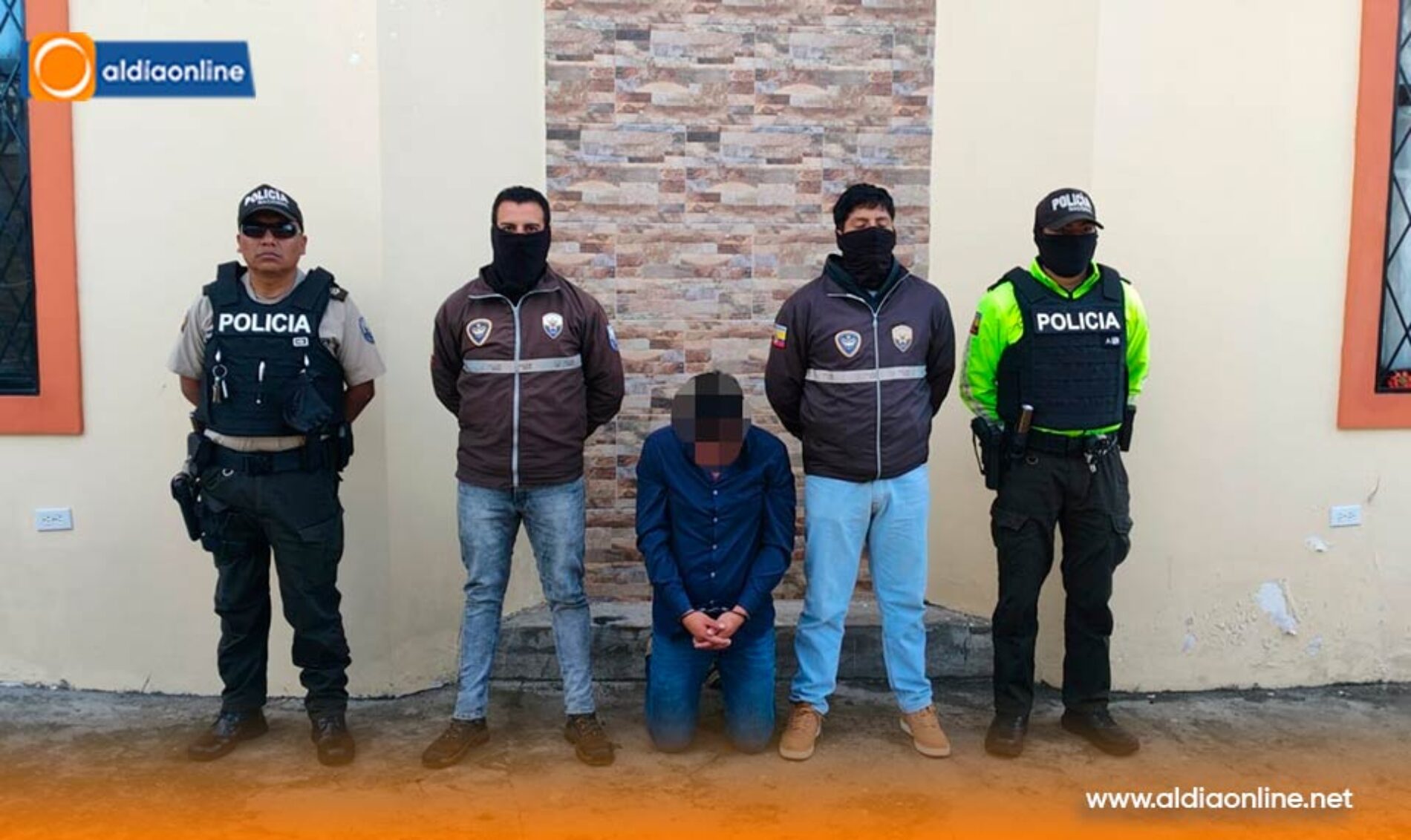 APREHENSIÓN DE UN CIUDADANO POR PRESUNTO TRÁFICO DE SUSTANCIAS SUJETAS A FISCALIZACIÓN, EN EL SECTOR LA CALERA (LATACUNGA)