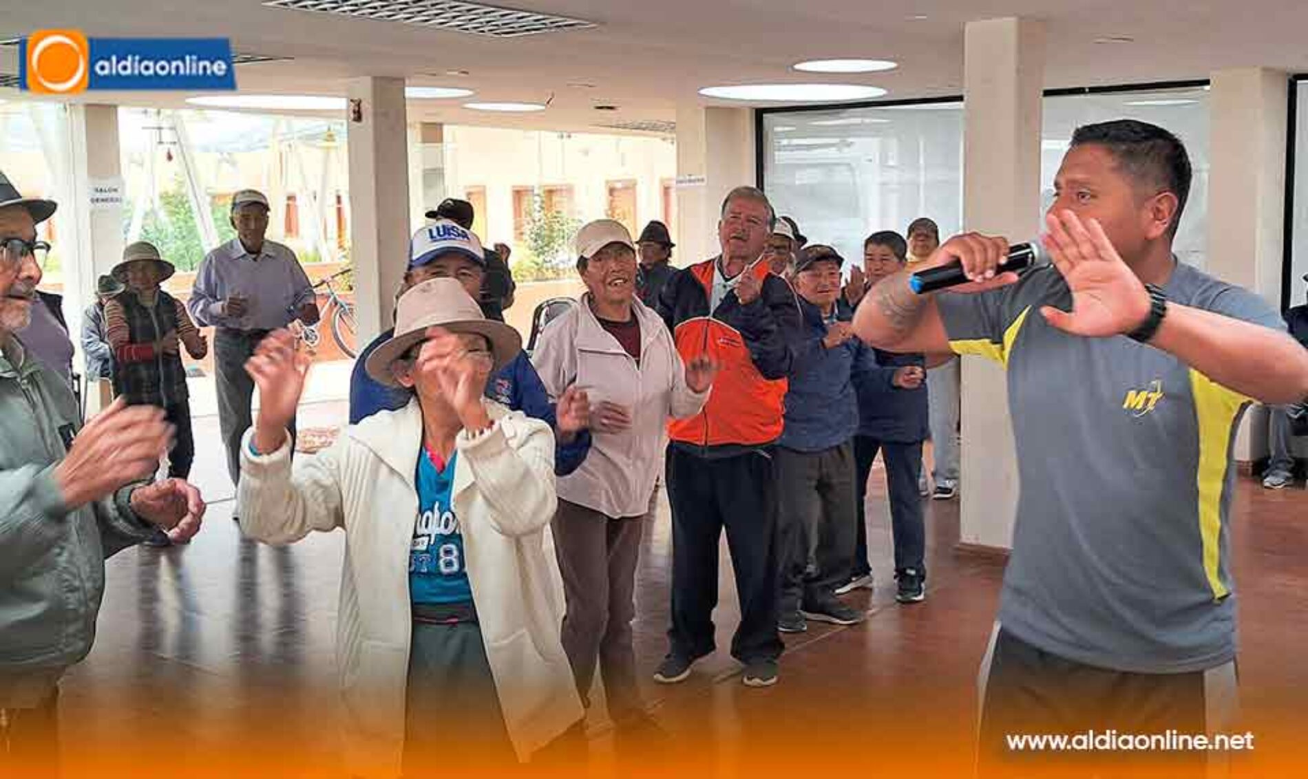 BAILOTERAPIA SE APODERÓ DE LOS ADULTOS MAYORES, EN EL CENTRO INTEGRAL DE ATENCIÓN GERIÁTRICA EN SALCEDO.