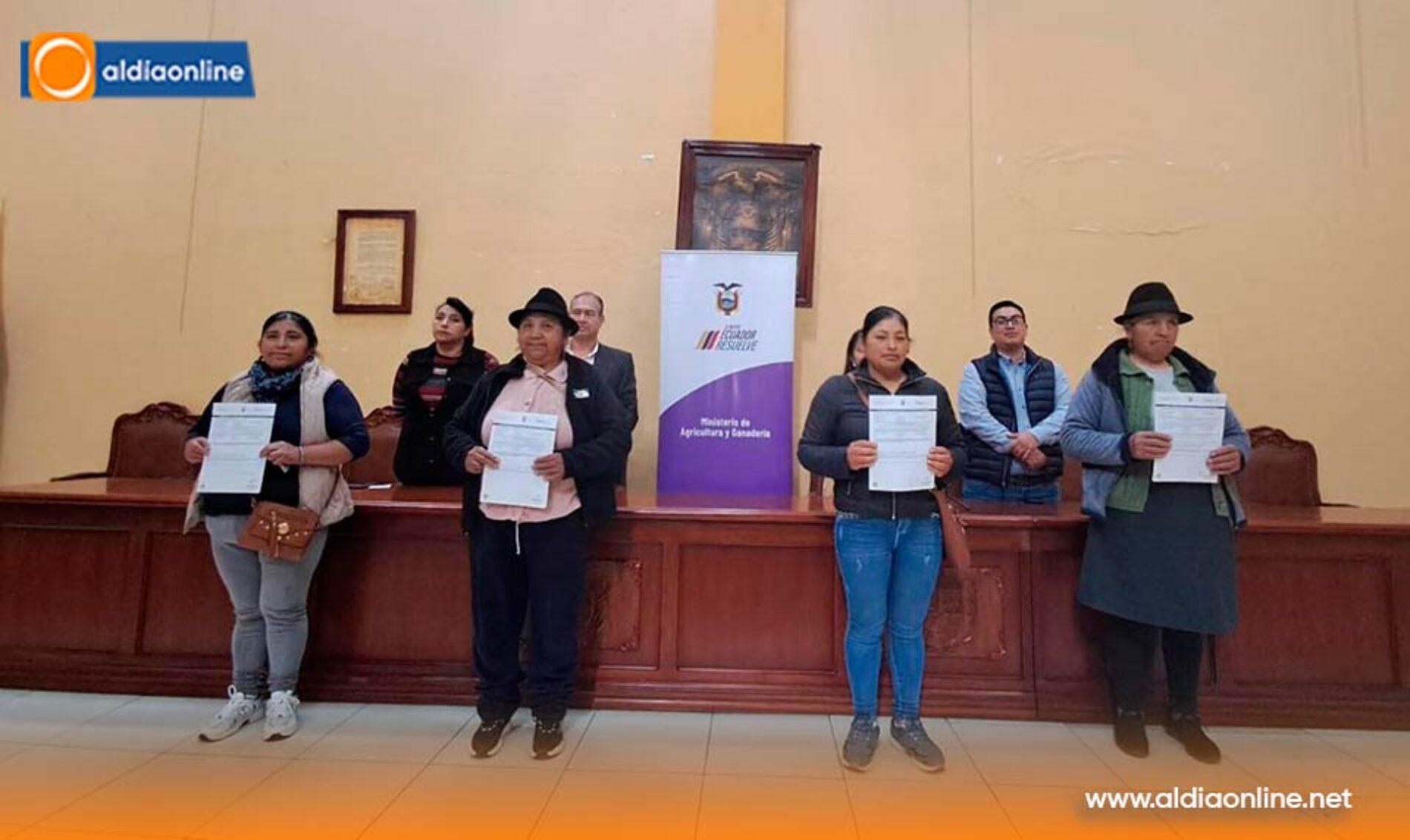 42 FAMILIAS DE SALCEDO RECIBEN TÍTULOS DE PROPIEDAD DE TIERRAS