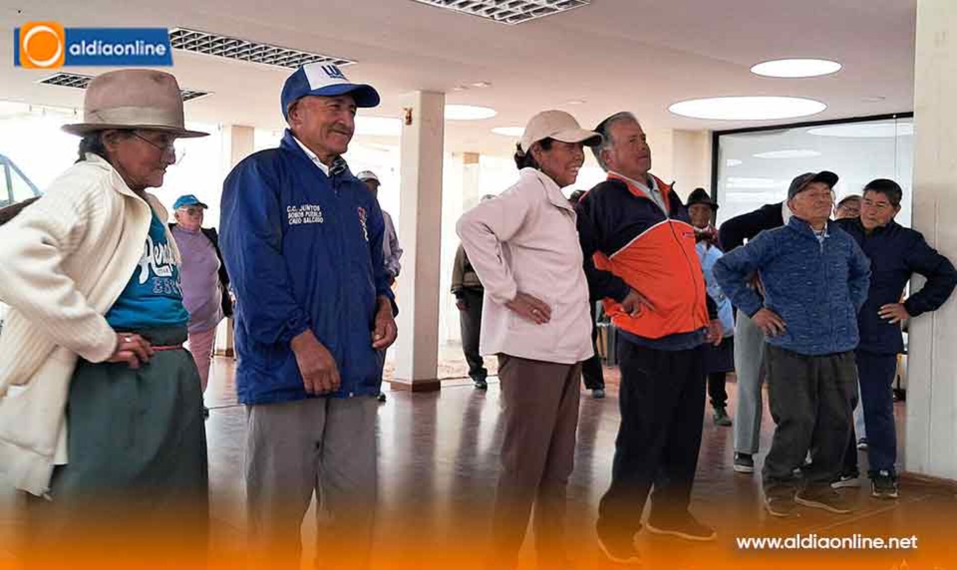 BAILOTERAPIA SE APODERÓ DE LOS ADULTOS MAYORES, EN EL CENTRO INTEGRAL DE ATENCIÓN GERIÁTRICA EN SALCEDO.