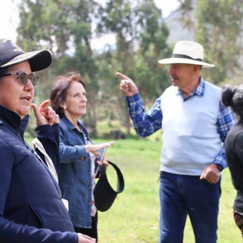 PREFECTA TIBÁN RECORRIÓ LA QUINTA TUNDUCAMA, DONDE SE ASPIRA IMPLEMENTAR EL JARDÍN BOTÁNICO