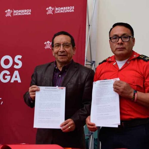 CUERPO DE BOMBEROS DE LATACUNGA PONE EN FUNCIONAMIENTO LA NUEVA “SALA DE SITUACIÓN, MONITOREO Y CRISIS”.(VIDEO)