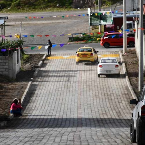ALCALDÍA DE SALCEDO INAUGURA ADOQUINADO EN EL BARRIO CAMPO ALEGRE