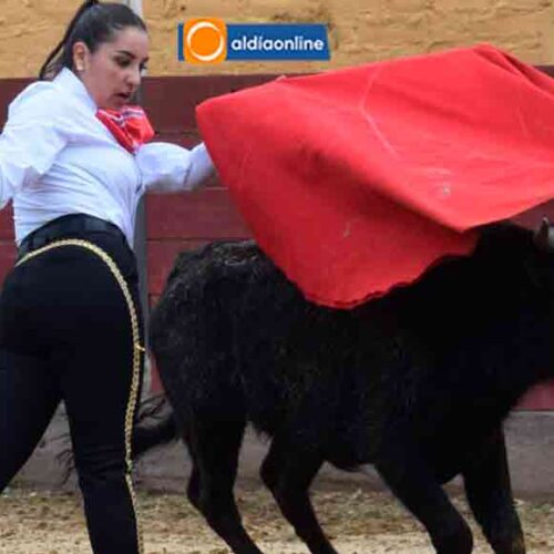 EN LA PLAZA DE TOROS DE PUJILÍ SE PRESENTARÁ LA NOVILLERA ODALIS MATUTE EN UN FESTIVAL BENÉFICO (VIDEO)