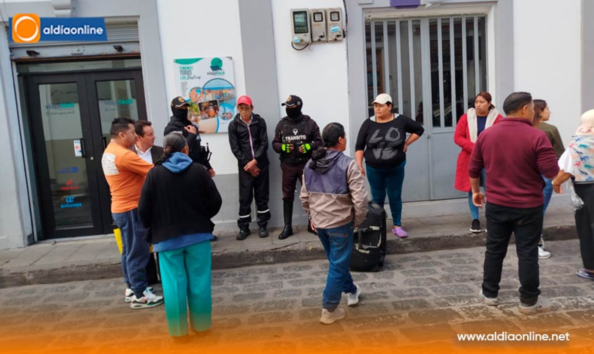 PERSONA DE LA TERCERA EDAD  ROBA EN CENTRO DE LATACUNGA Y ES DETENIDO EN FLAGRANCIA  (VIDEO)